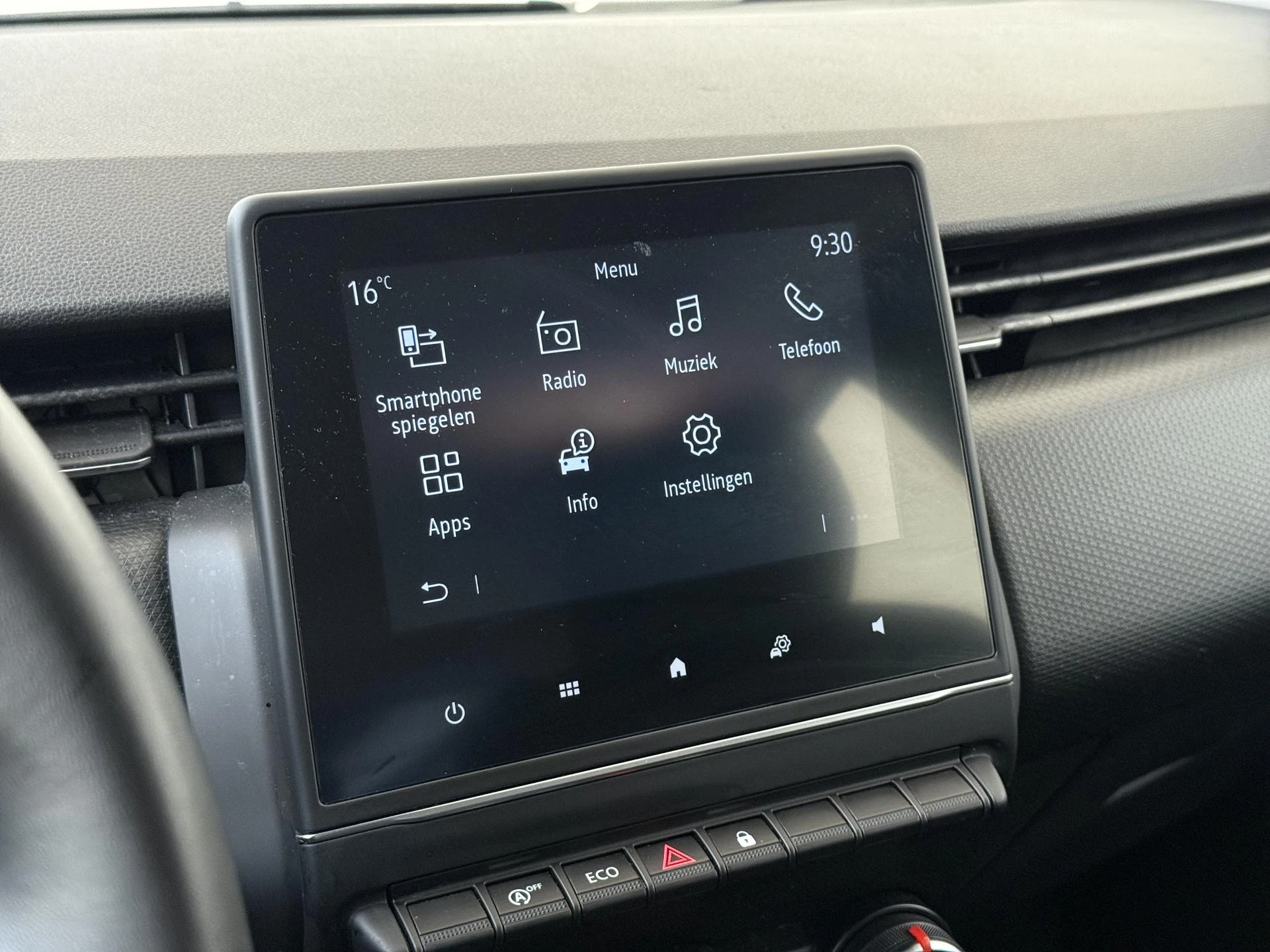 Renault-Clio-image-16