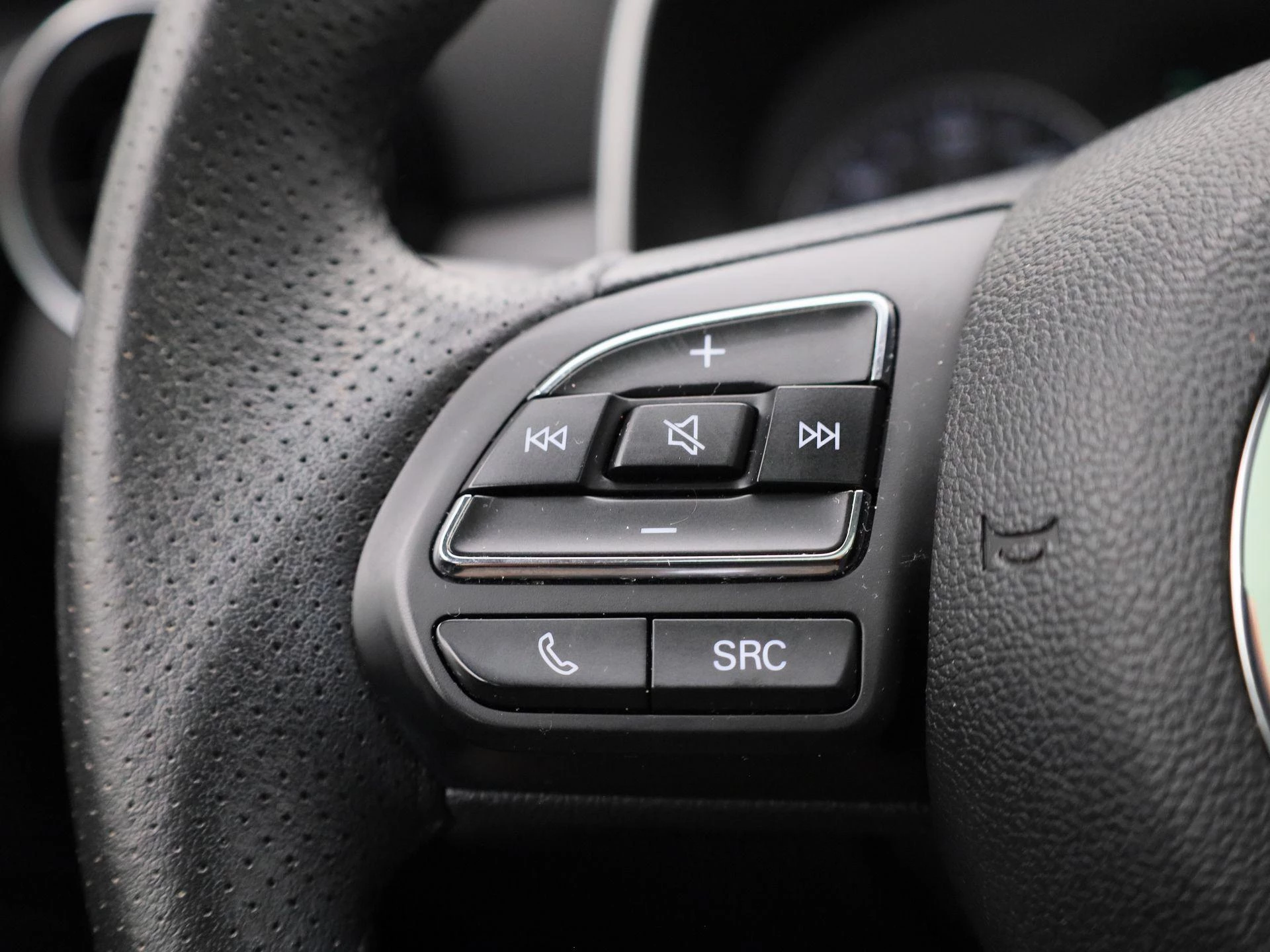 MG ZS EV Luxury 45 kWh