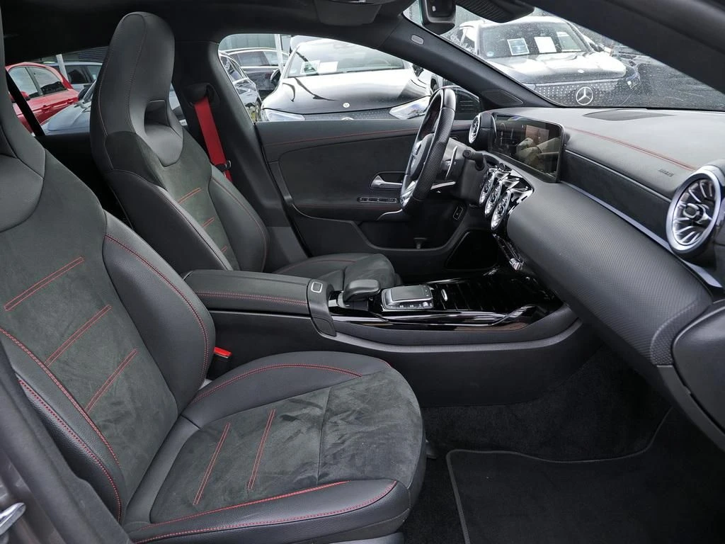 Mercedes-AMG-CLA 35 AMG-image-11