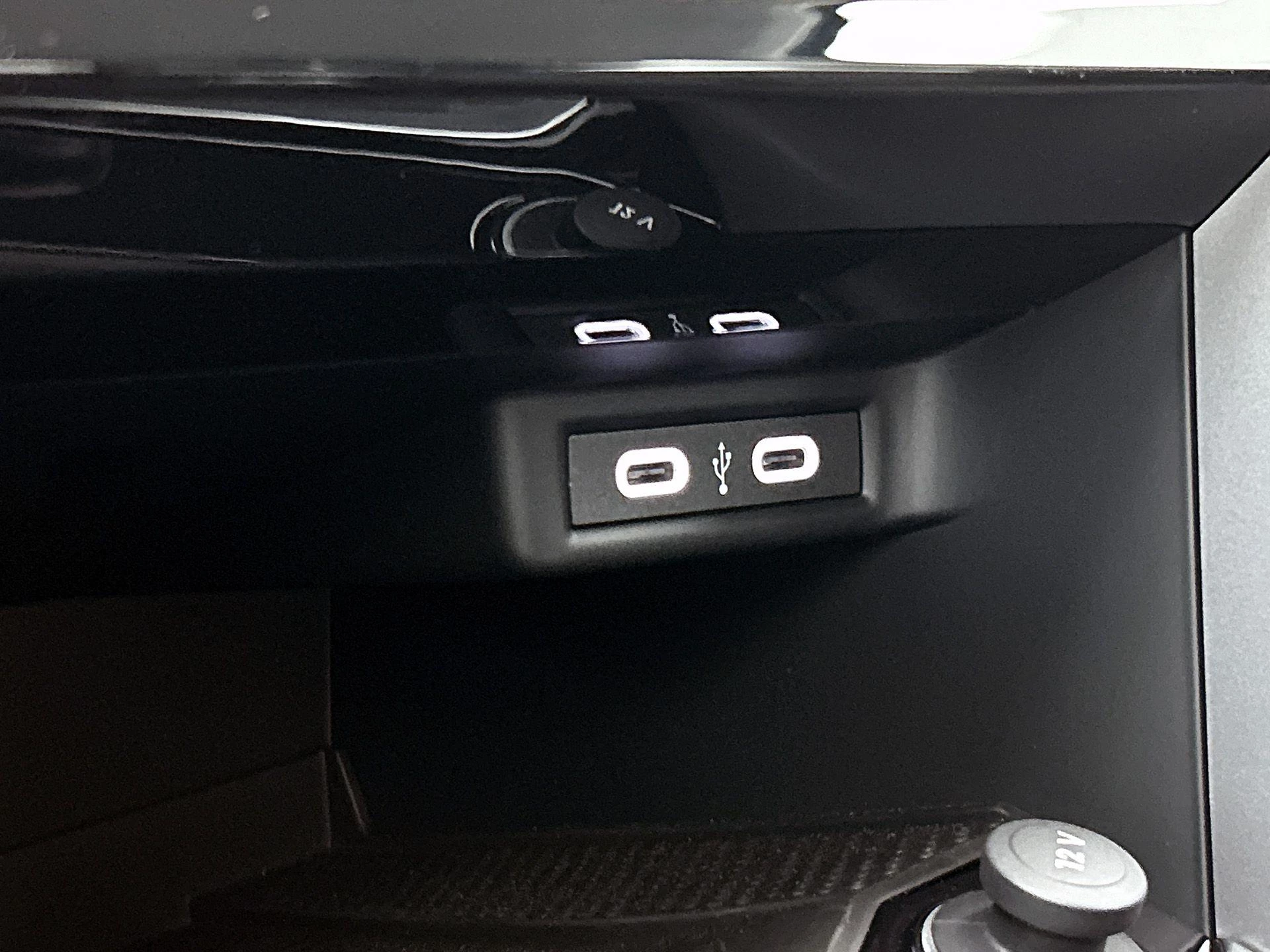 Volkswagen-T-Roc-image-21