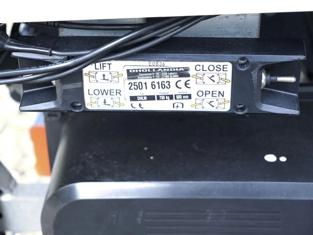 Mercedes-Benz-Sprinter 317-image-13