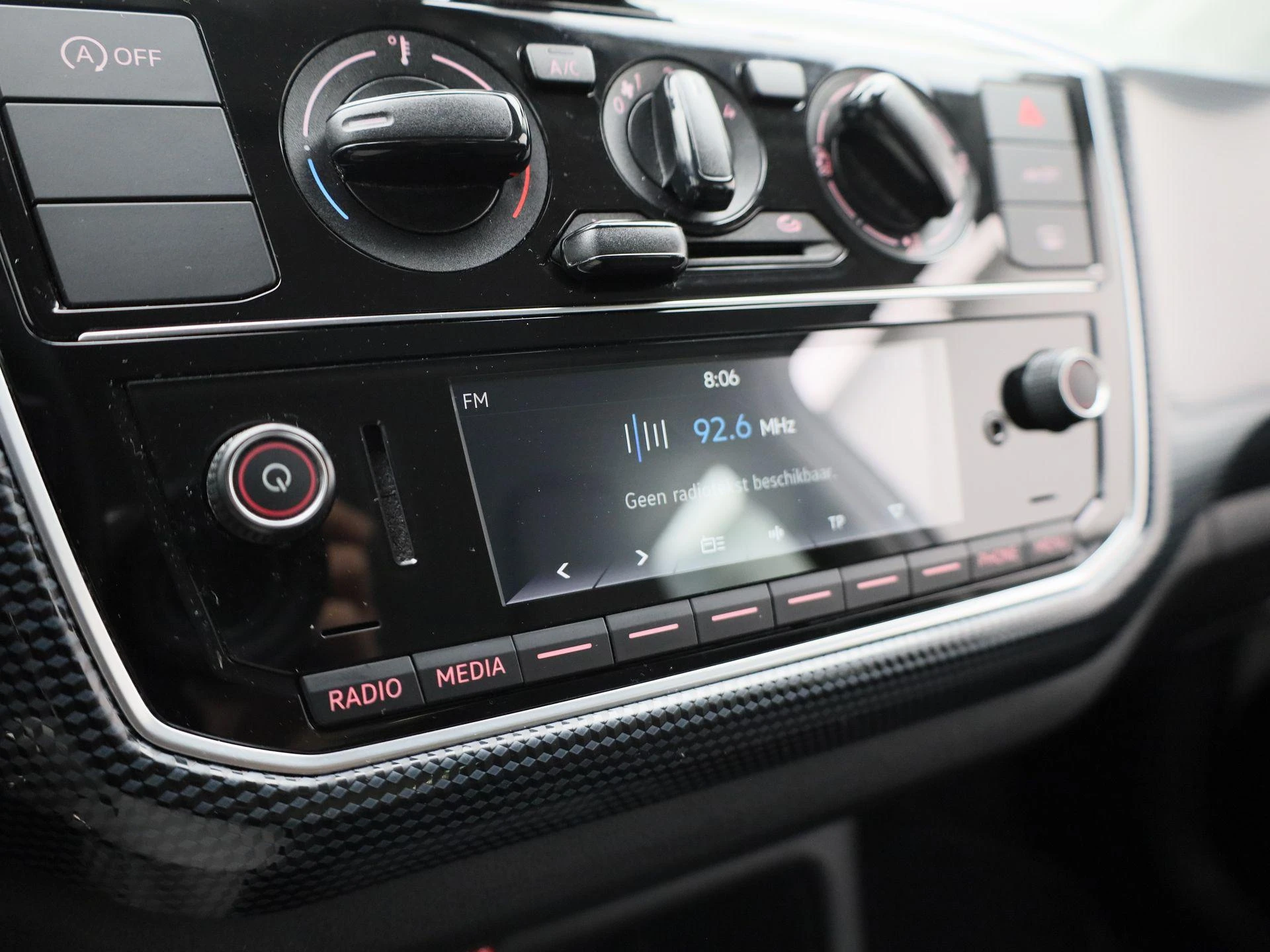 Volkswagen-up!-image-19