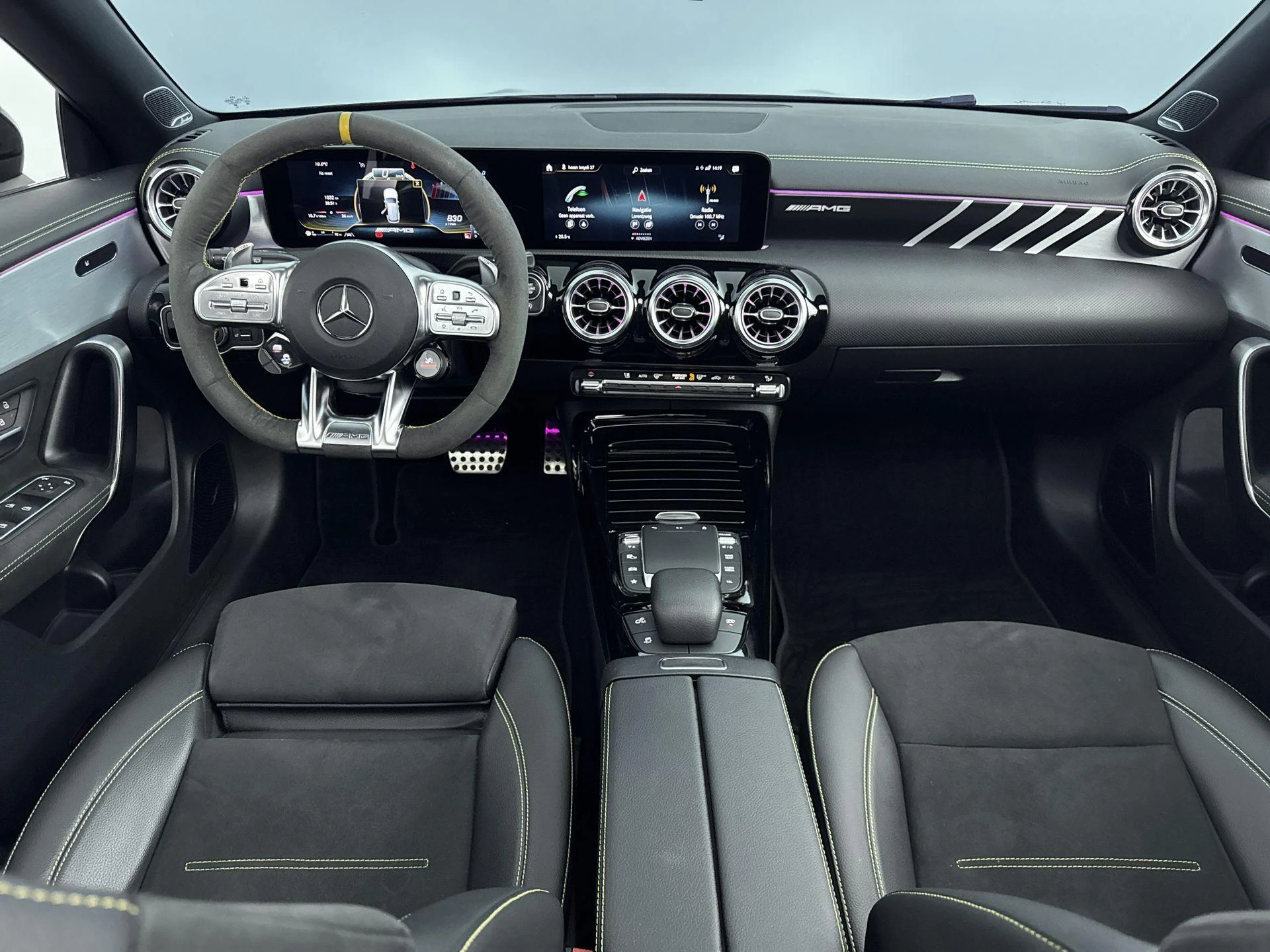 Mercedes-Benz-CLA-image-18