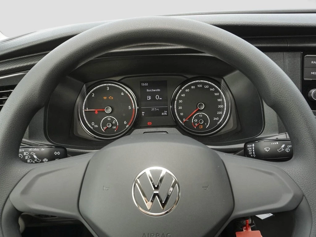 Volkswagen-Transporter-image-13