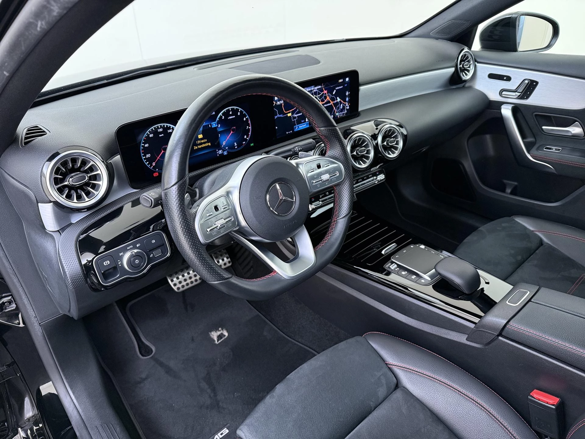 Mercedes-Benz-A-Klasse-image-12