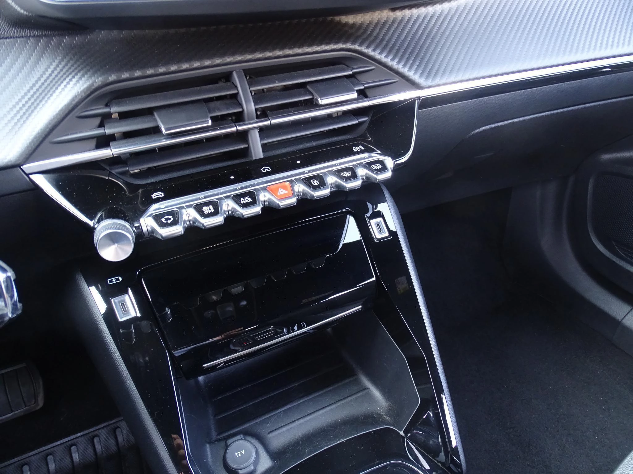 Peugeot-2008-image-12