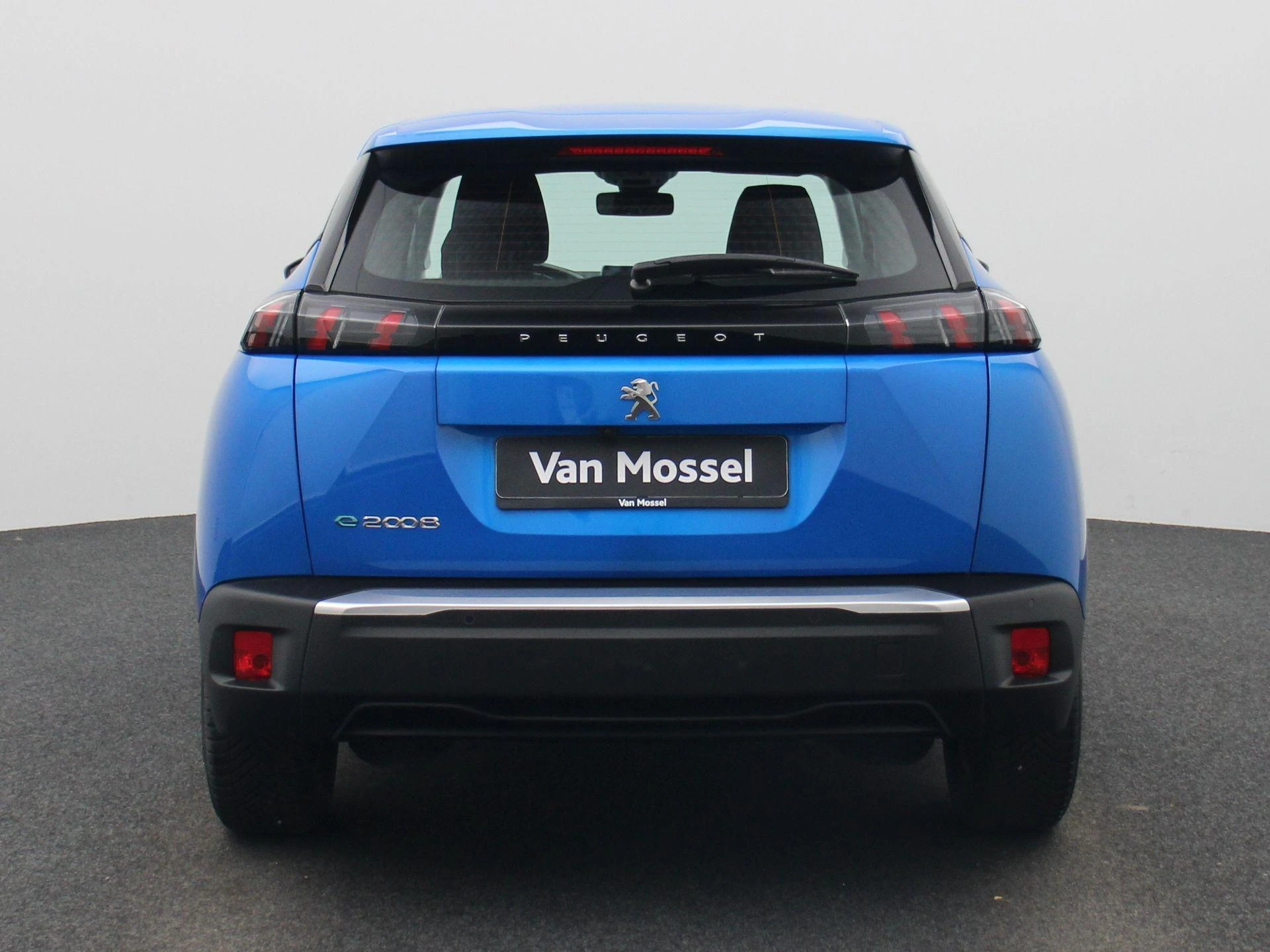 Peugeot-e-2008-image-4