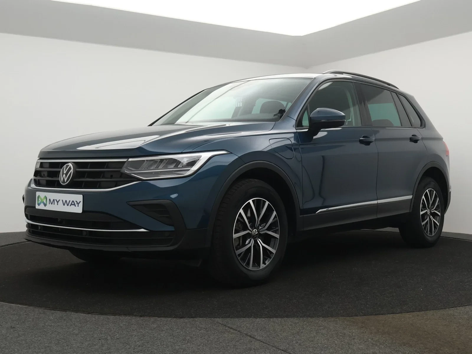 Volkswagen-Tiguan-image-0