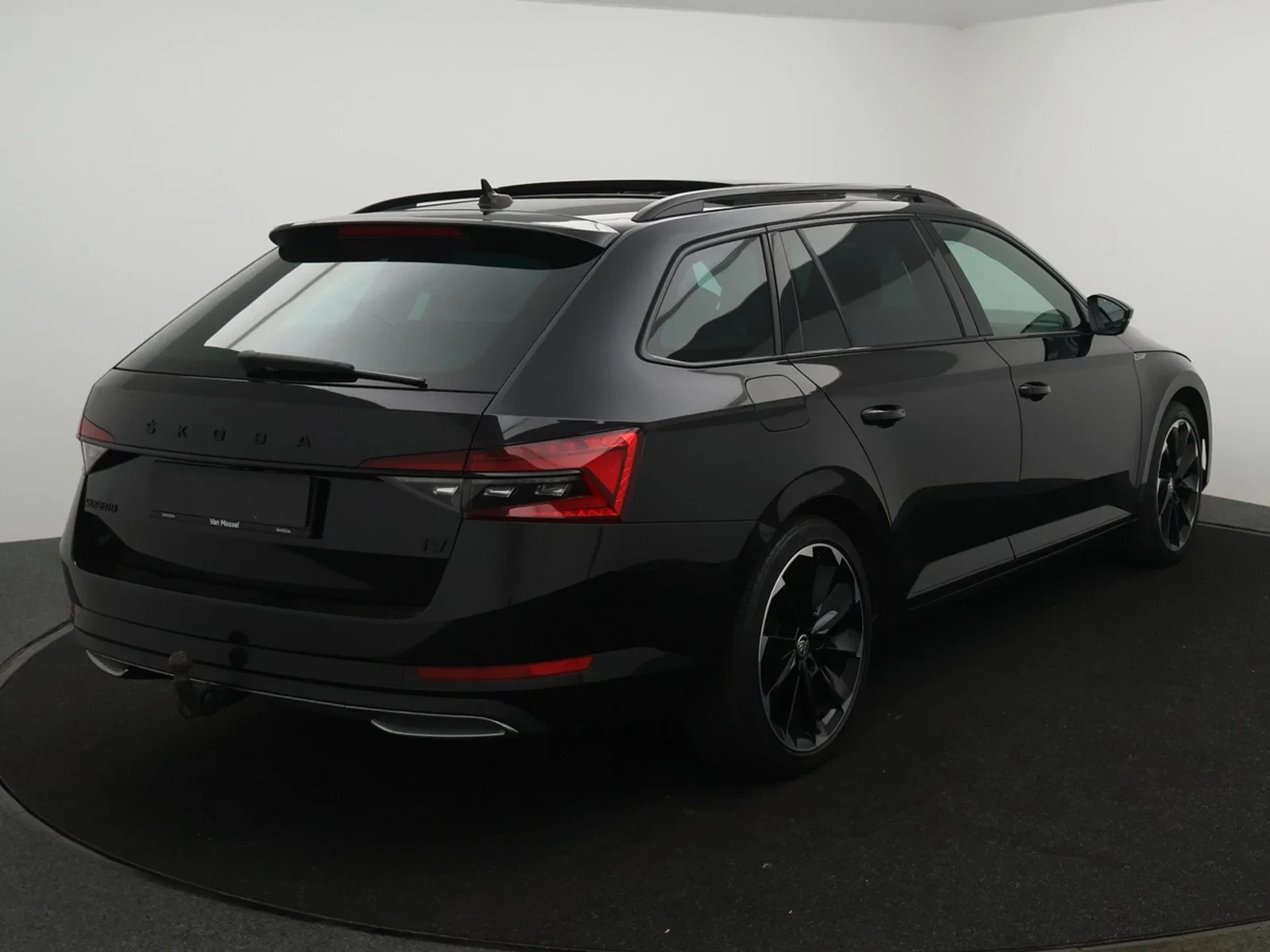 Škoda Superb Combi PHEV Superb Wagon Sportline 1.4TSI iV 218PK *AUTOMAAT*PANODAK*LEDER*TREKHAAK*CAM*CRUISE*PDC*APP-CONNECT*.