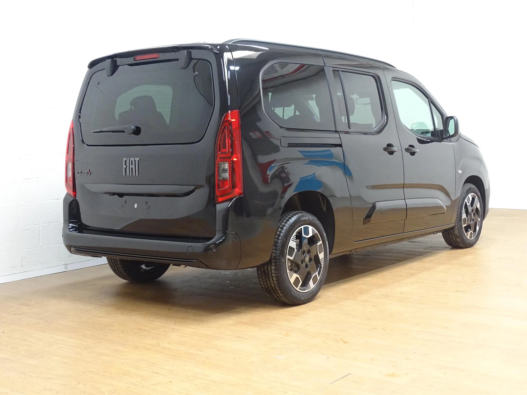 Fiat Qubo 1.5D La prima automa7 seats+gps+camera+park pilot