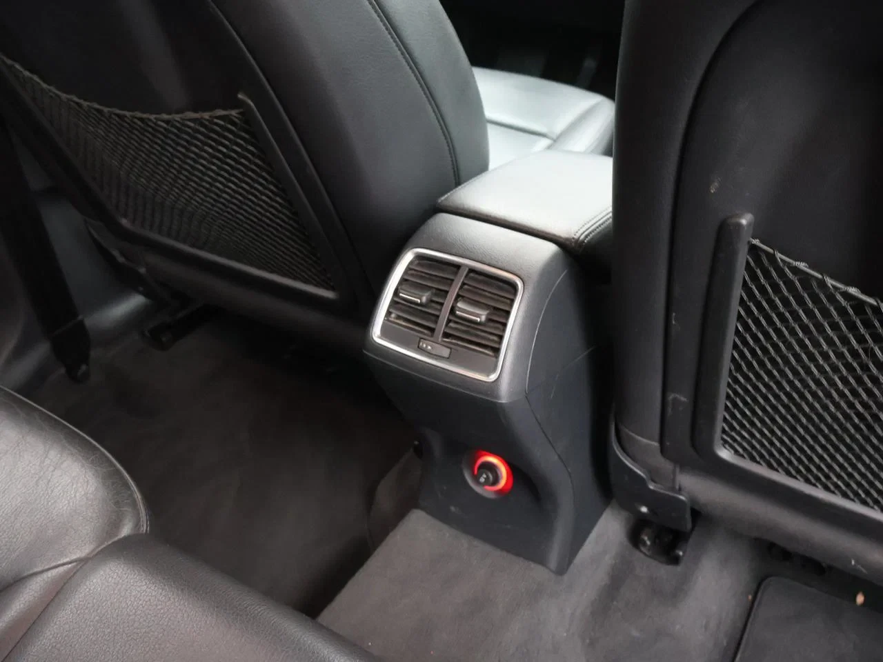 Audi Q3 Audi Q3 1.4TFSI 125PK *LEDER*CRUISE CONTROL*NAVI*CD SPELER*BLTH*PDC*AIRCO*ZETELVERWARMING*...*