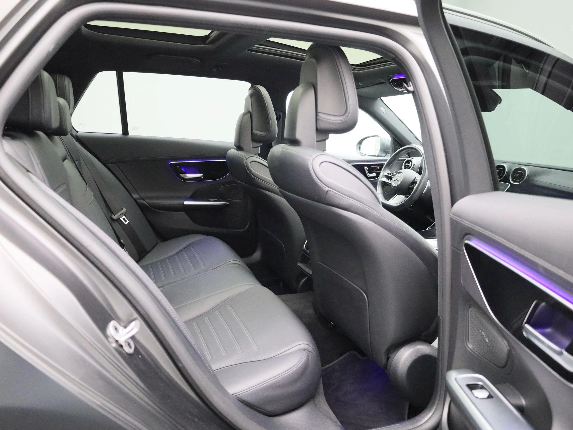 Mercedes-Benz-C-Klasse-image-44