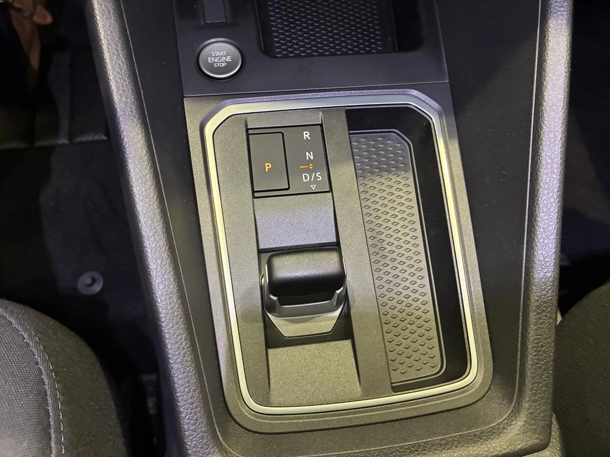 Ford Tourneo Connect 1.5 EcoBoost PHEV L2 Limited/Titanium