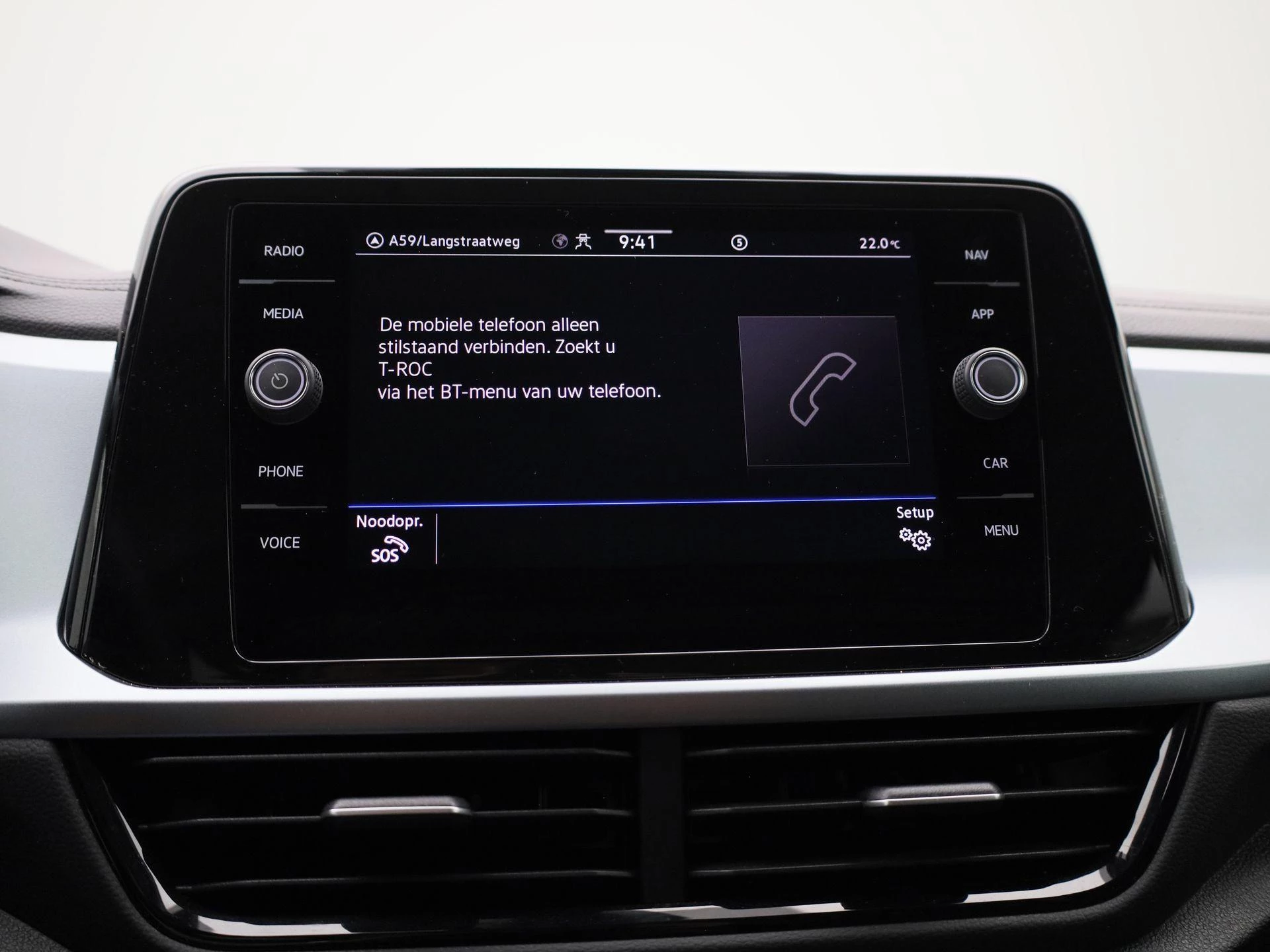 Volkswagen-T-Roc-image-25