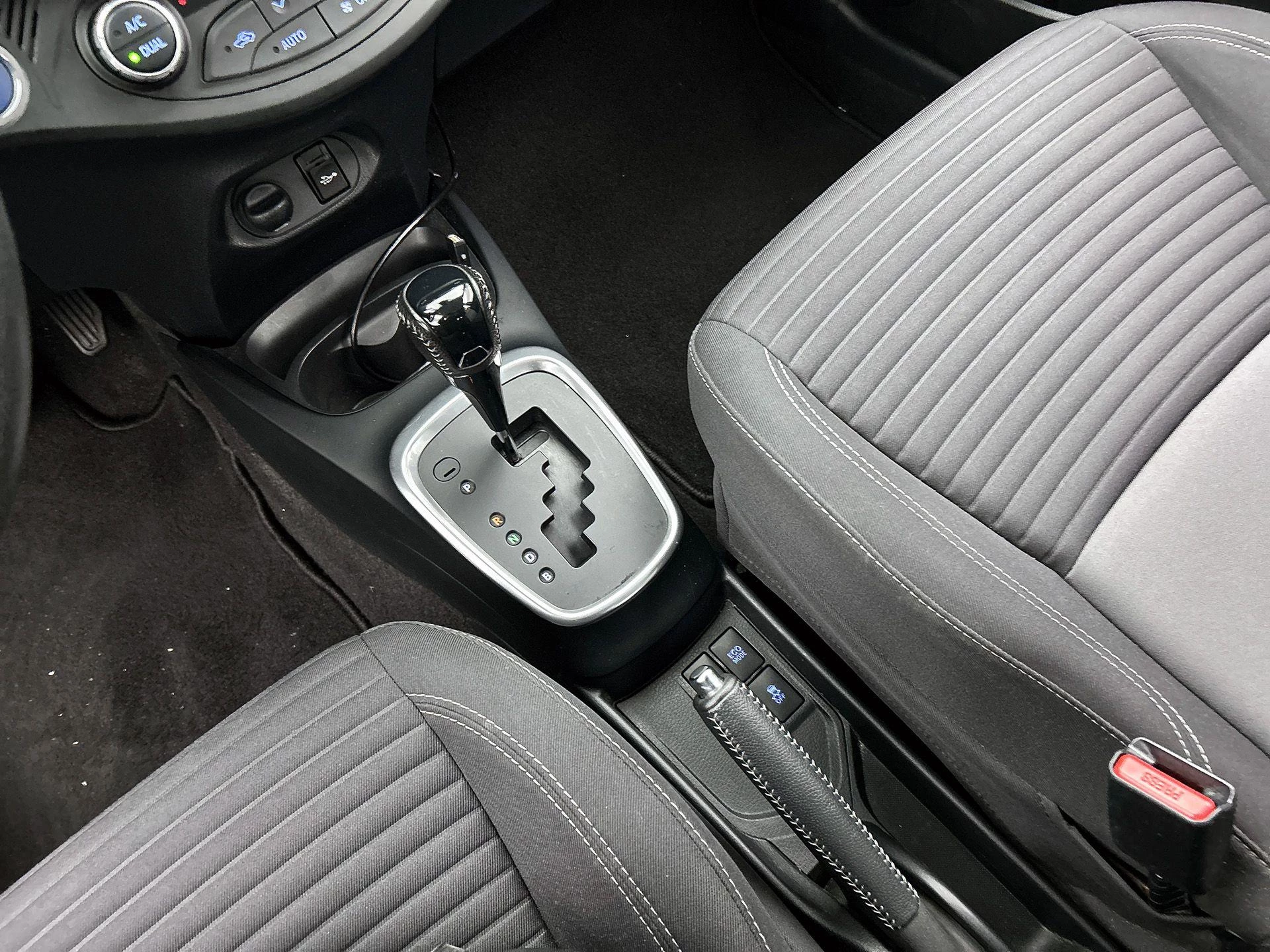 Toyota-Yaris-image-25
