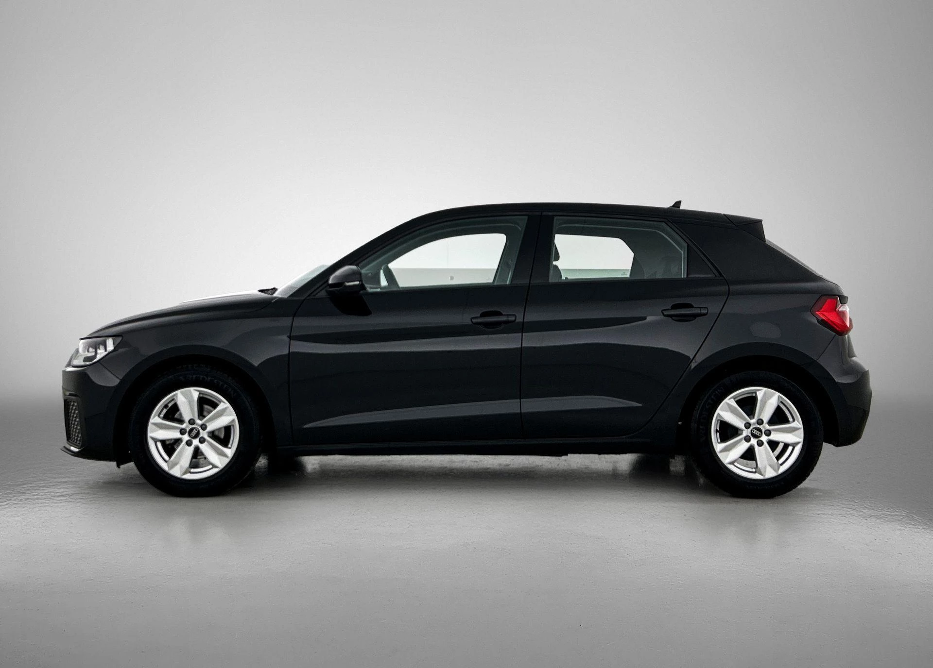 Audi-A1 Sportback-image-2