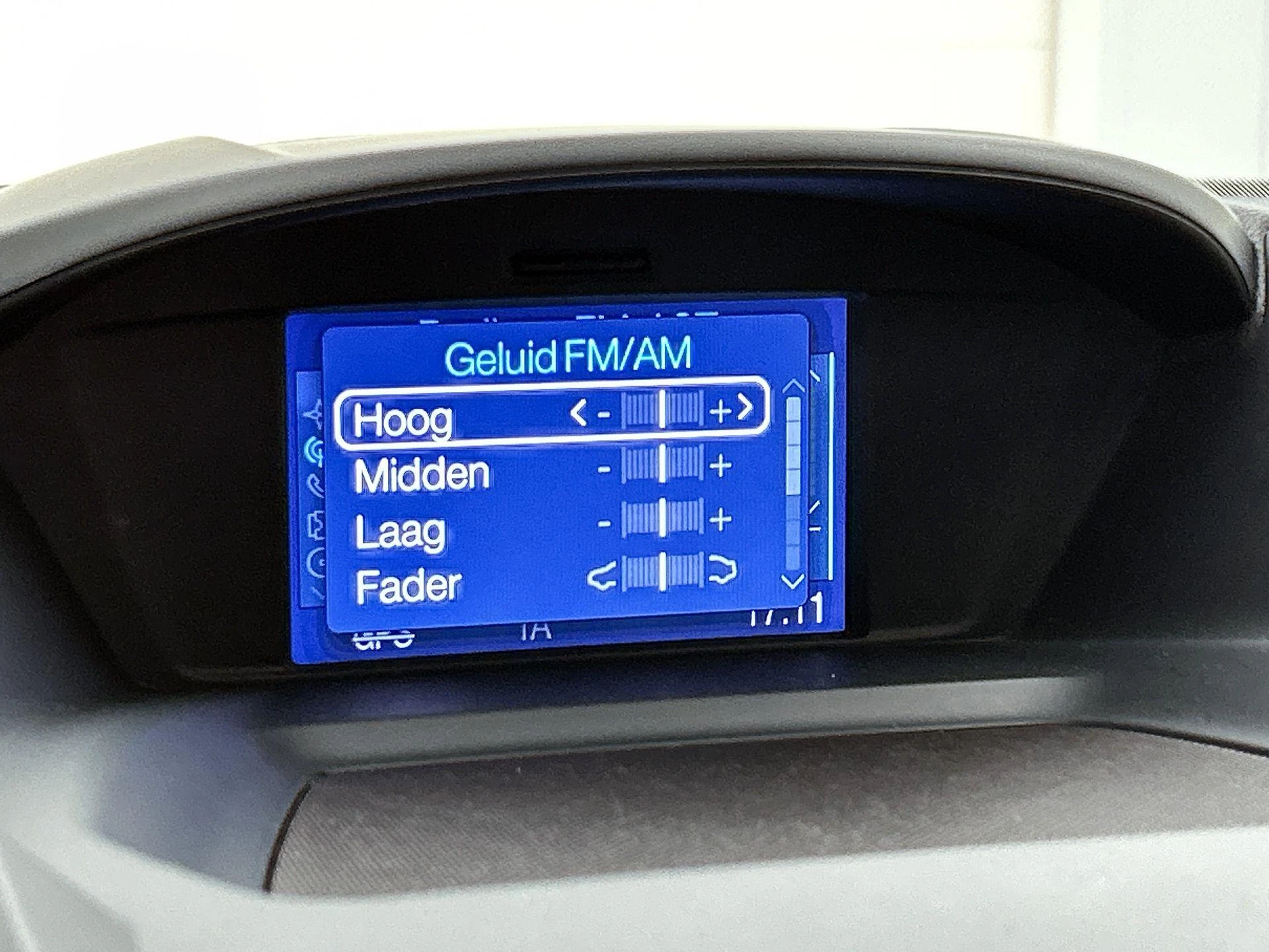 Ford-C-MAX-image-11