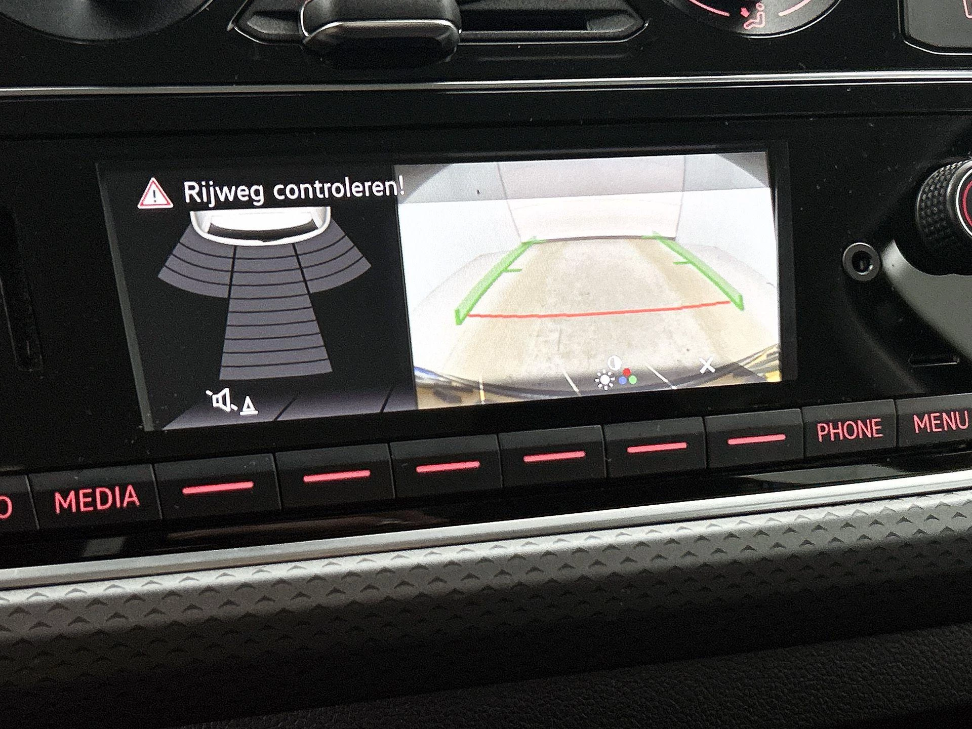 Volkswagen-up!-image-14