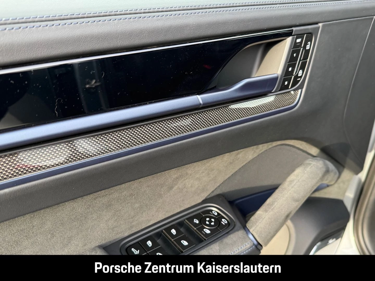 Porsche-Cayenne-image-21