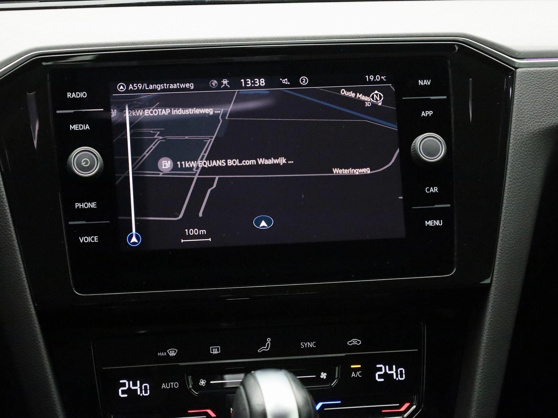 Volkswagen-Passat-image-7