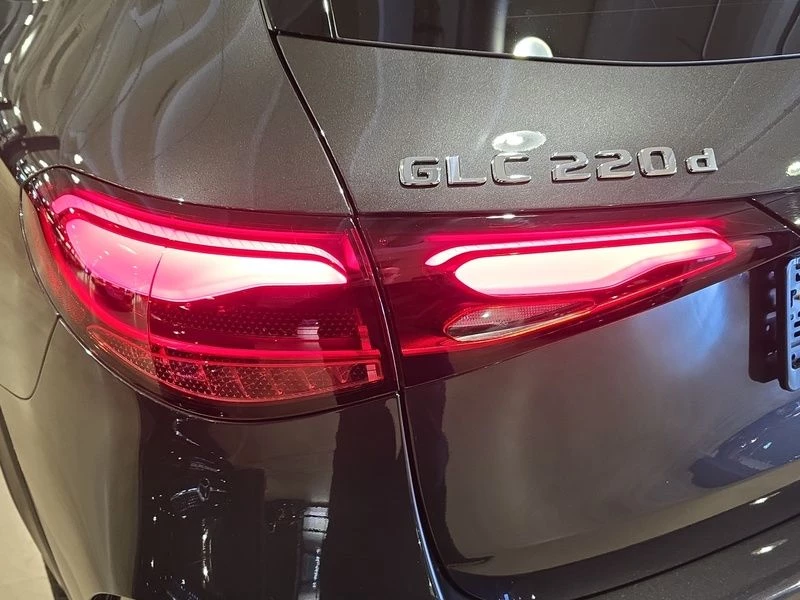 Mercedes-Benz-GLC-image-11