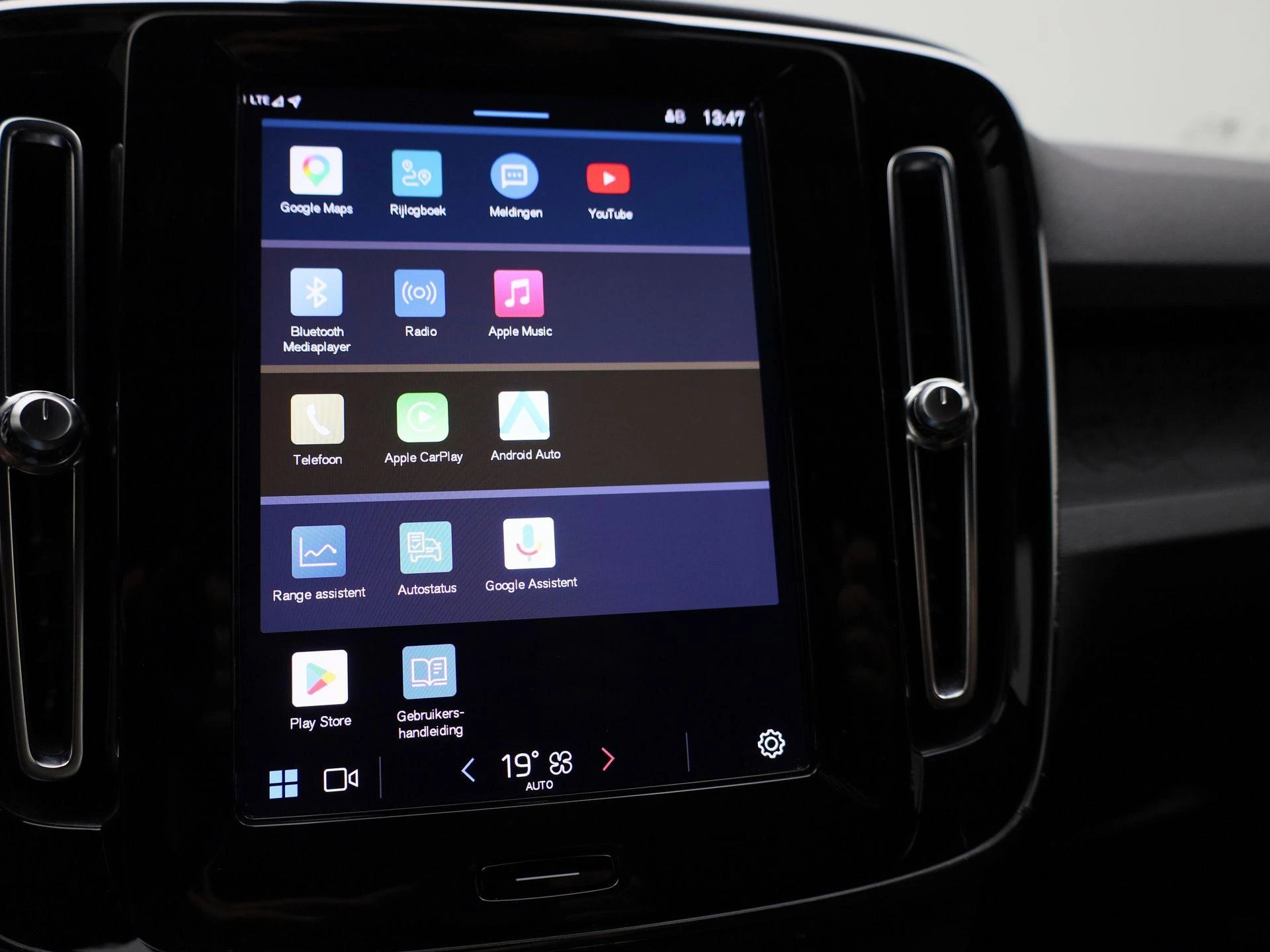 Volvo-XC40-image-16