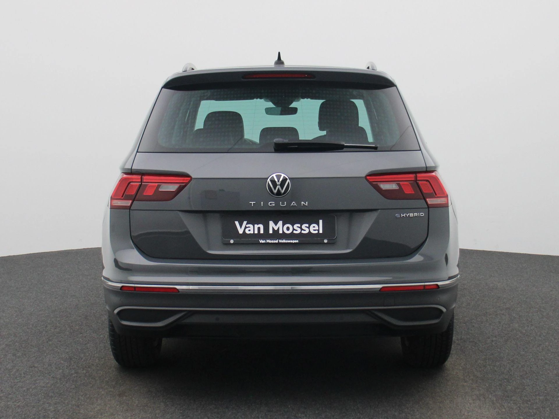 Volkswagen-Tiguan-image-4