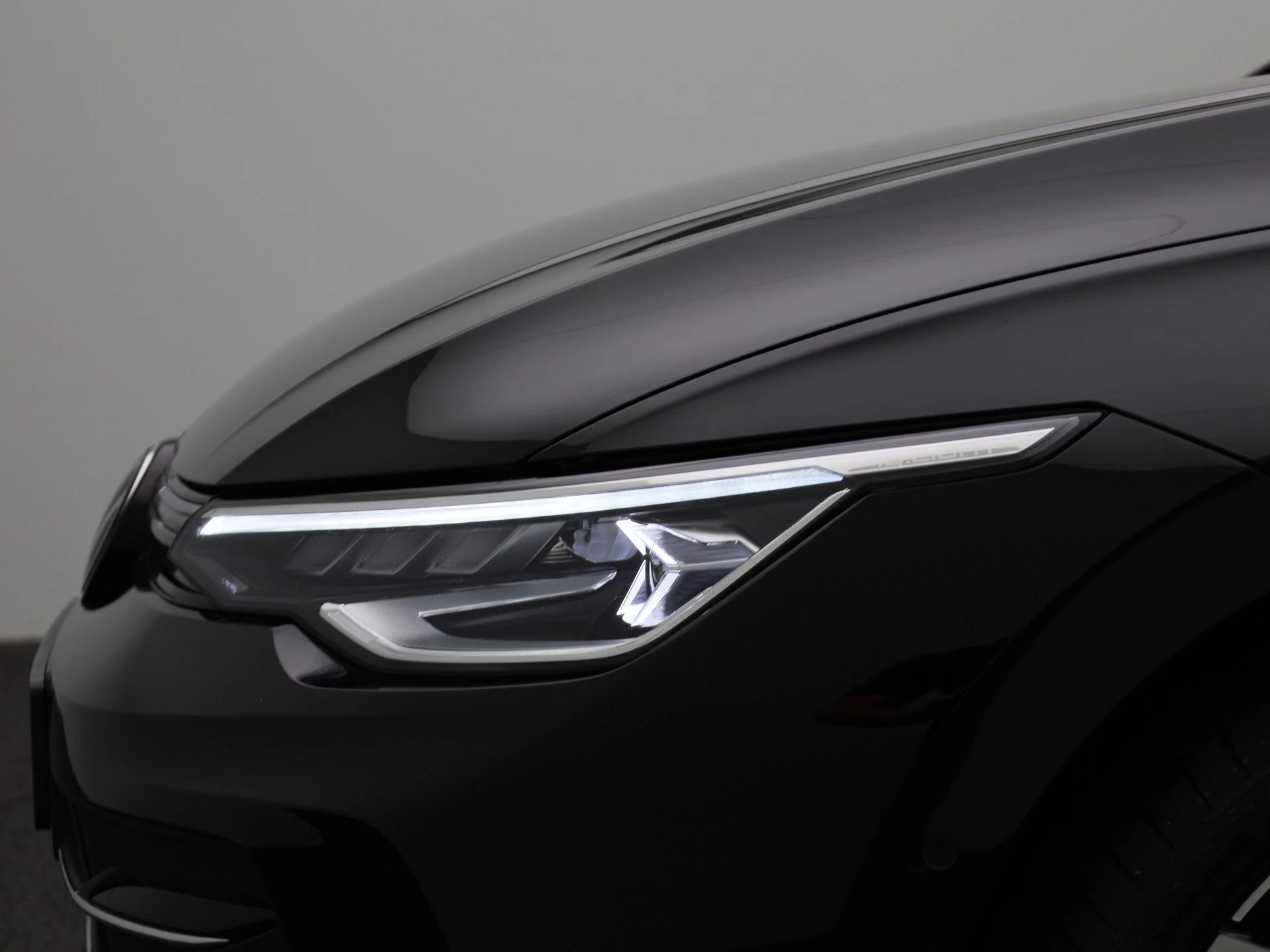 Volkswagen-Golf-image-14