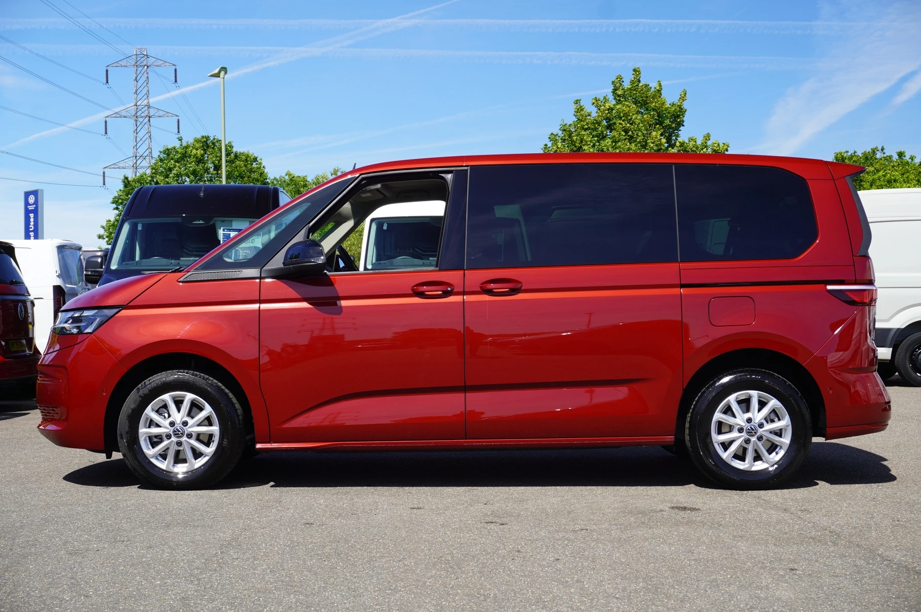 Volkswagen-Multivan-image-15