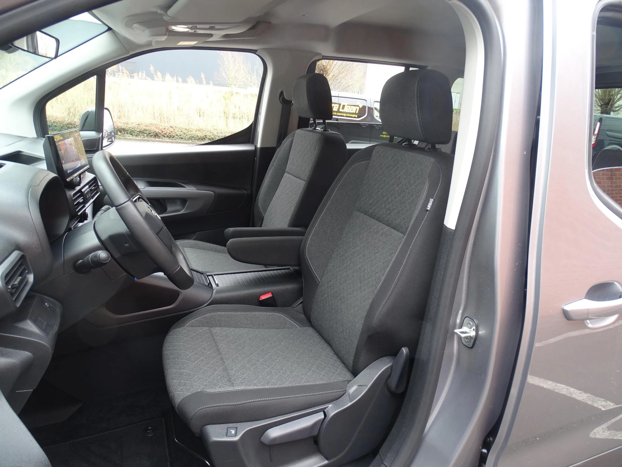 Opel Combo Life 1.2T Edition+gps+camera+park pilot achteraan