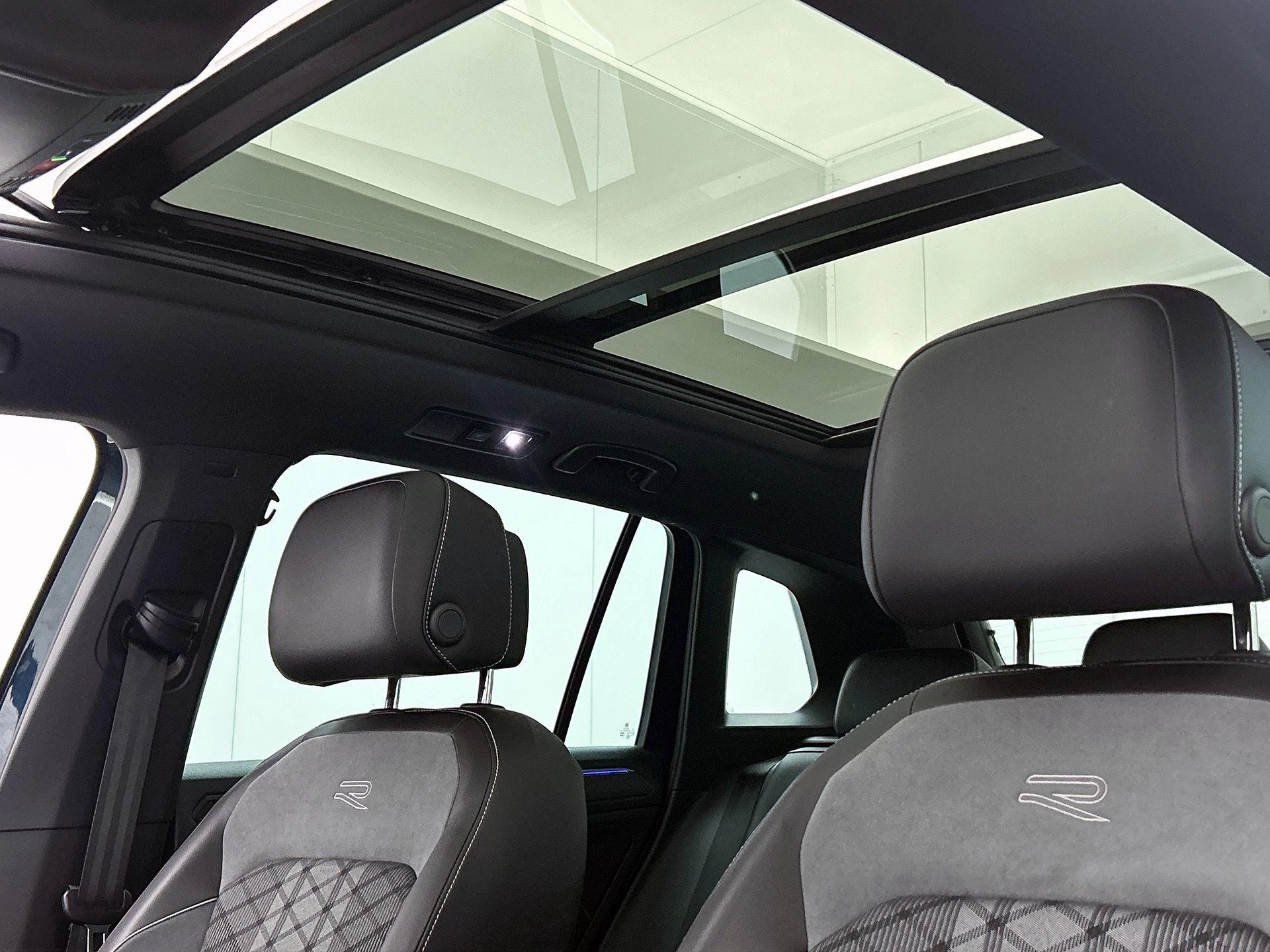 Volkswagen-Tiguan-image-34