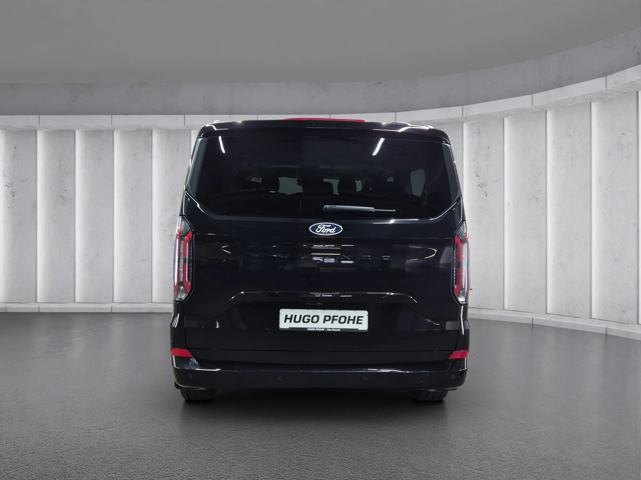 Ford-Tourneo Custom-image-3