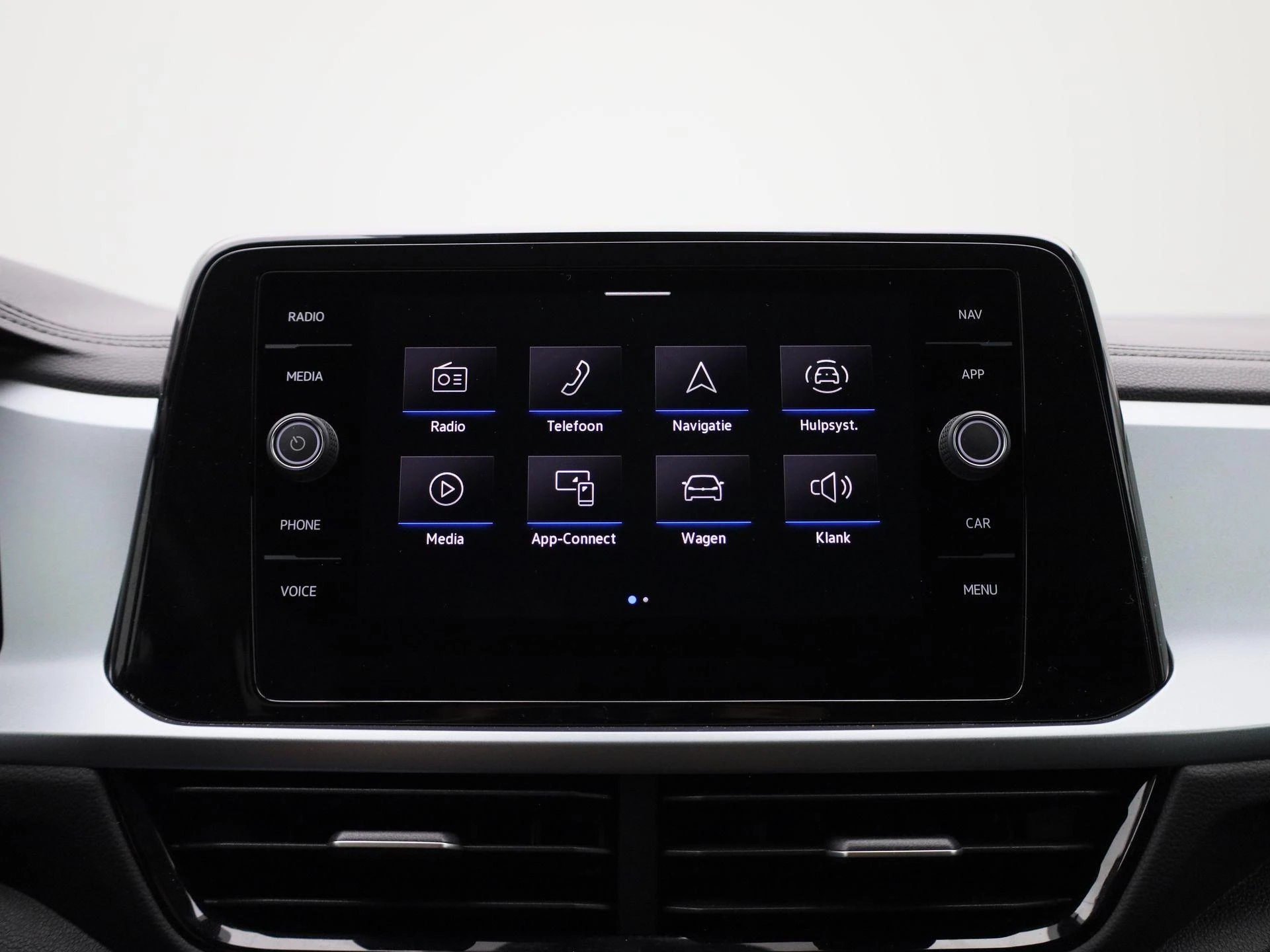 Volkswagen-T-Roc-image-26