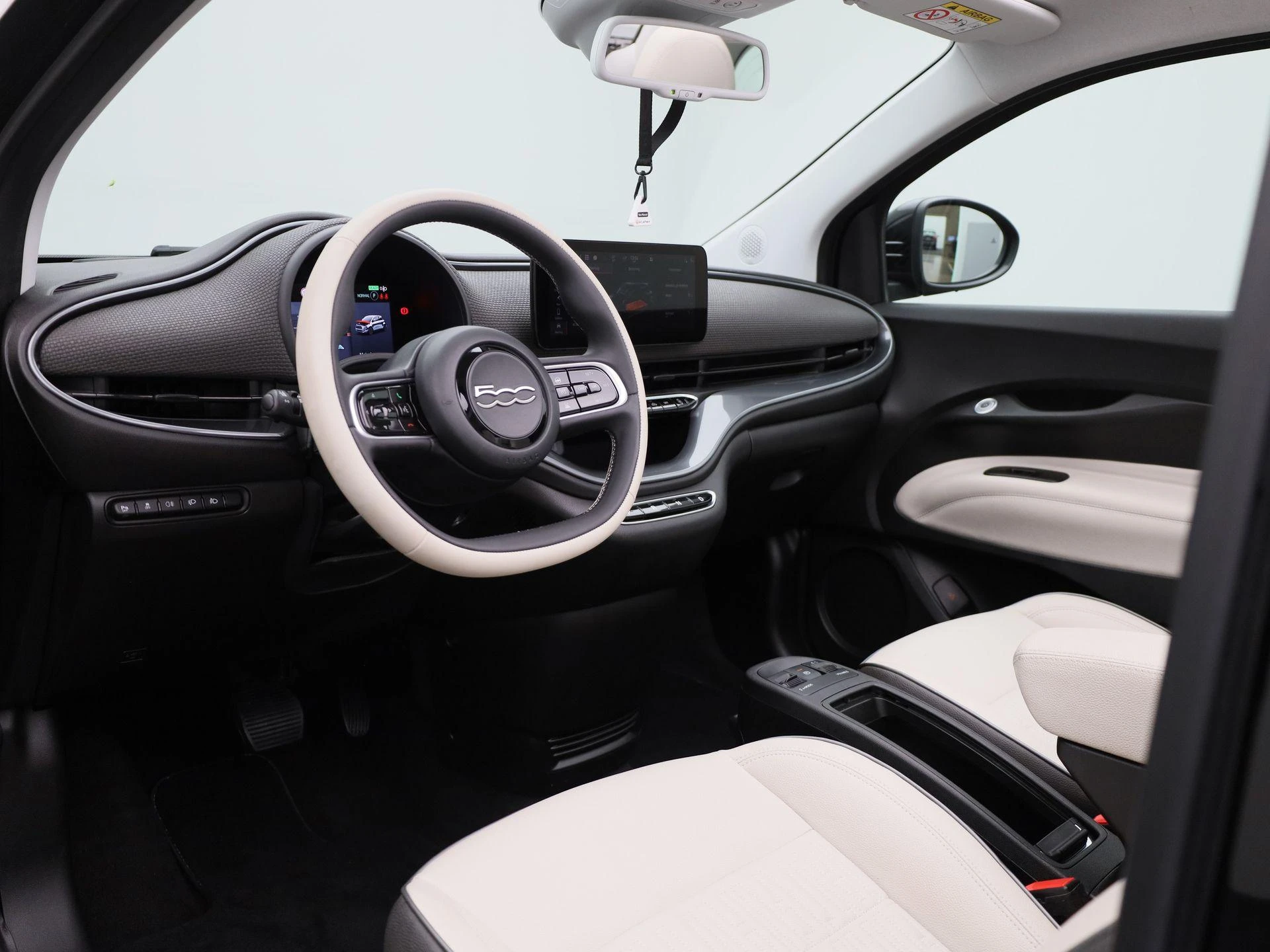 Fiat-500e-image-30