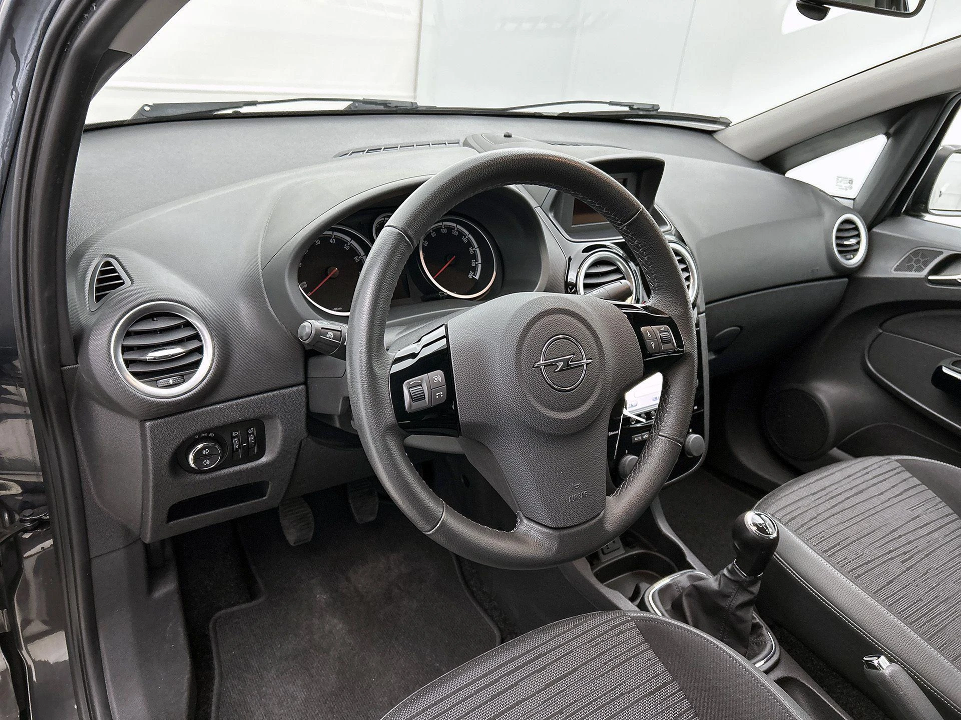 Opel-Corsa-image-7
