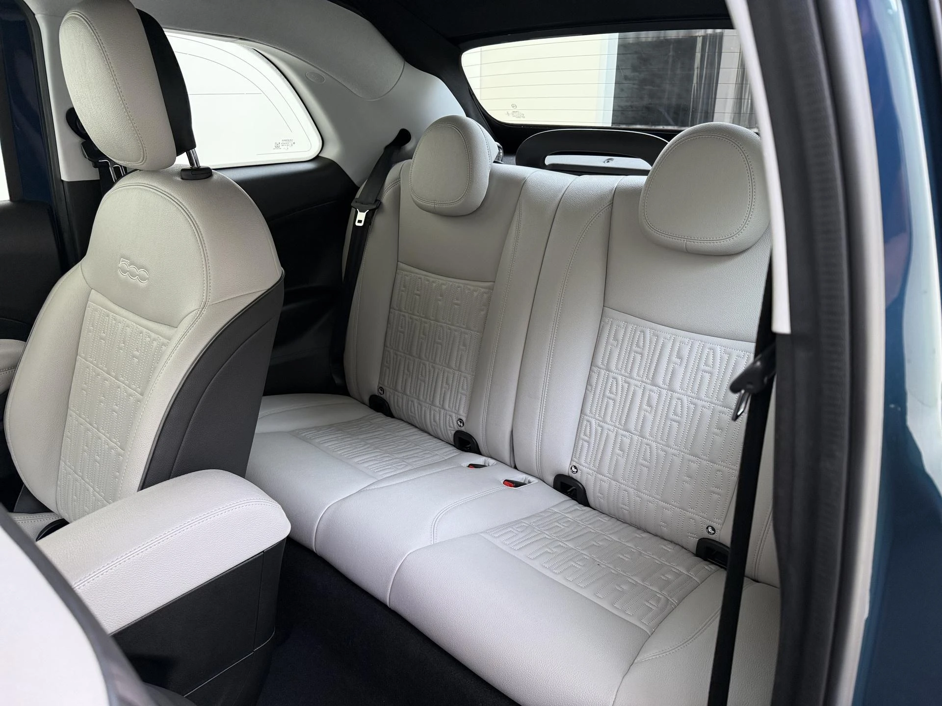 Fiat-500C-image-15