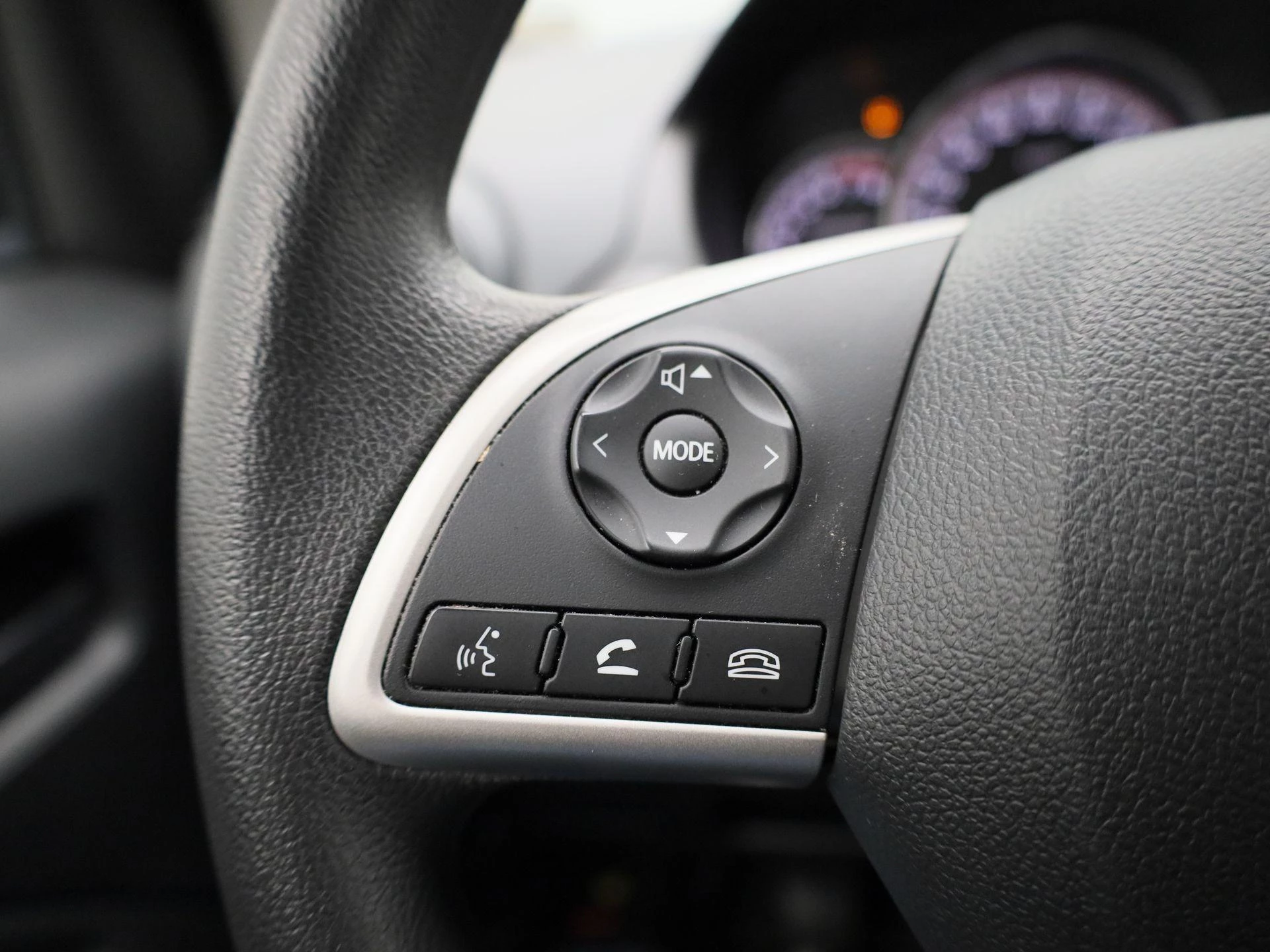 Mitsubishi-Space Star-image-14