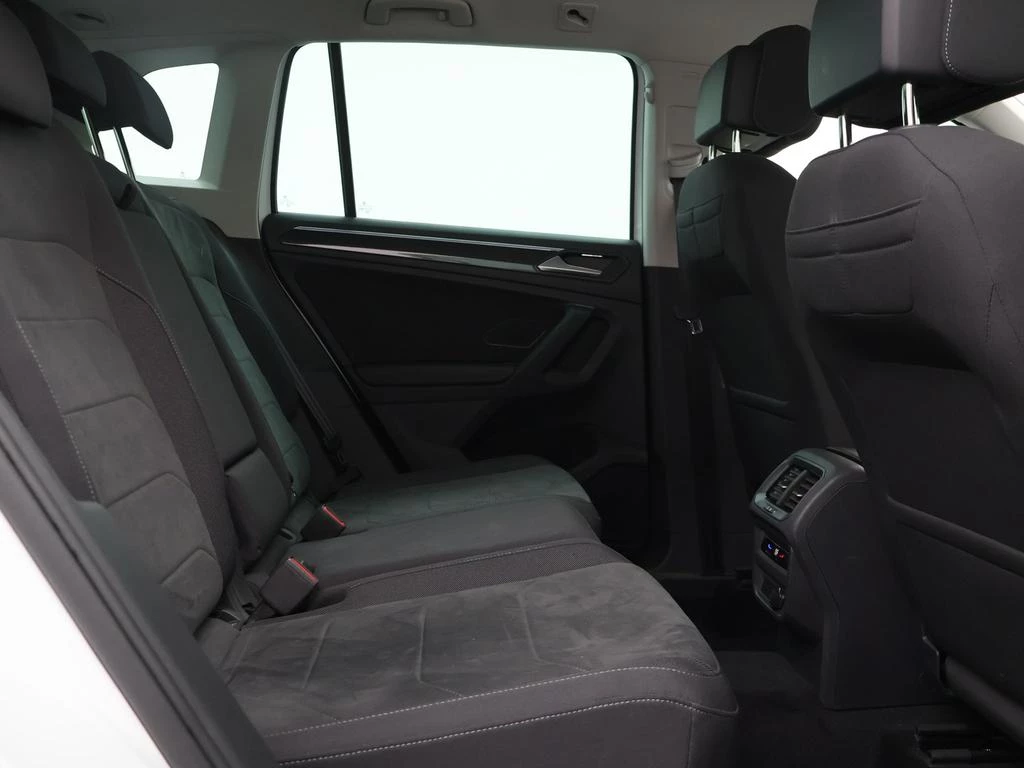 Volkswagen Tiguan eHybrid Tiguan eHybrid PHEV 1.4Elegance DSG 245PK *AUTOMAAT*NAVI*DIGITAL DASHBOARD*ALCANTARA*ZETELVERWARMING*APP CONNECT*...