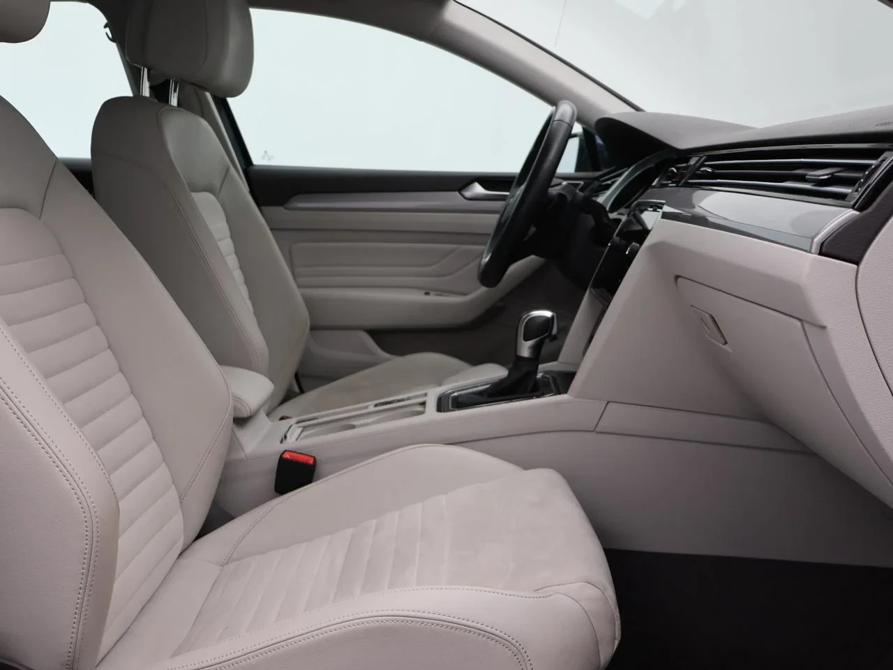 Volkswagen Passat Variant GTE Passat GTE 1.4 eHybrid PHEV 218PK *AUTOMAAT*TREKHAAK*WIT LEDER*ALCANTARA*CAMERA*ACC*NAVI*APP-CONNECT*...*