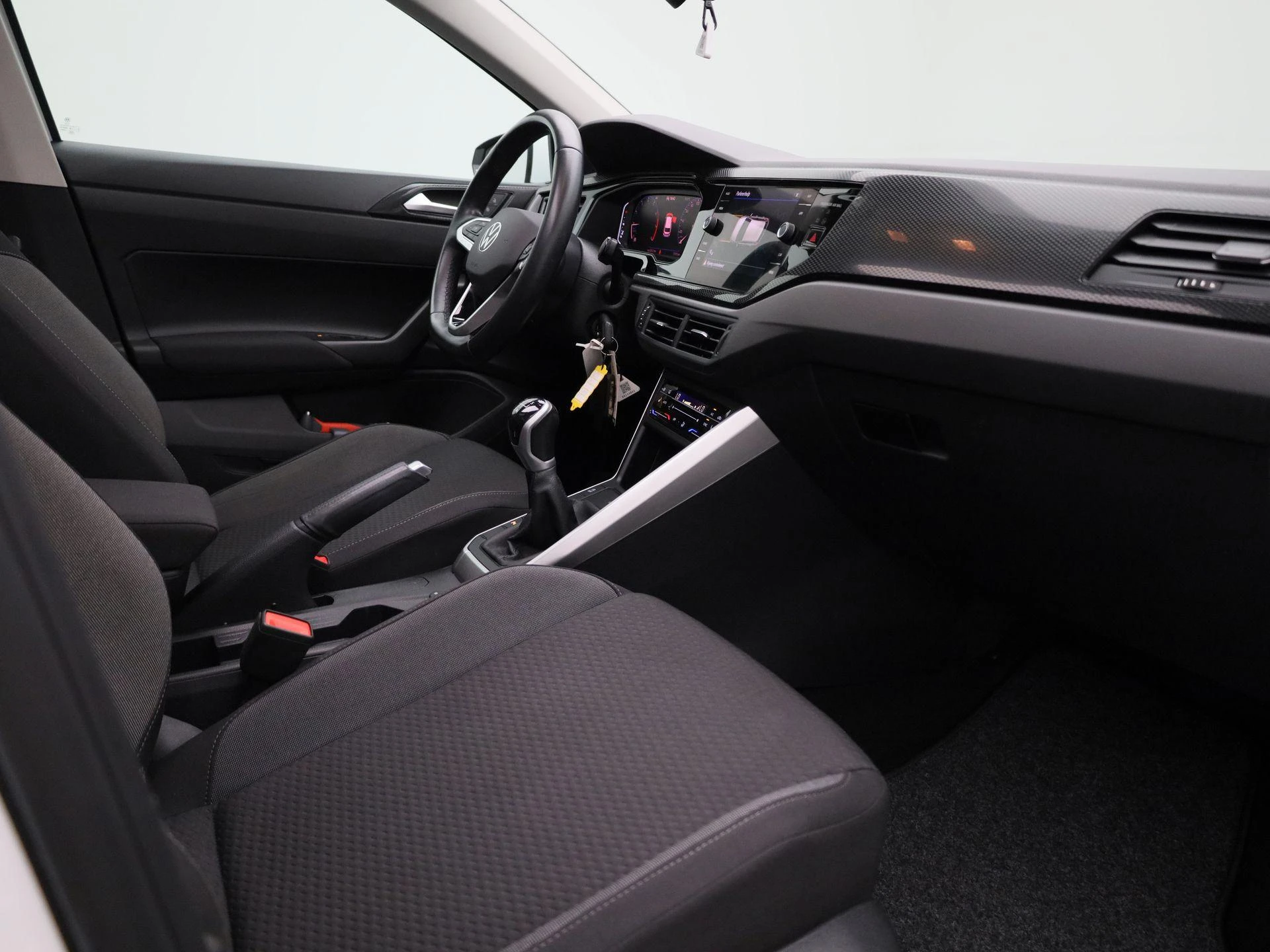 Volkswagen-Polo-image-29