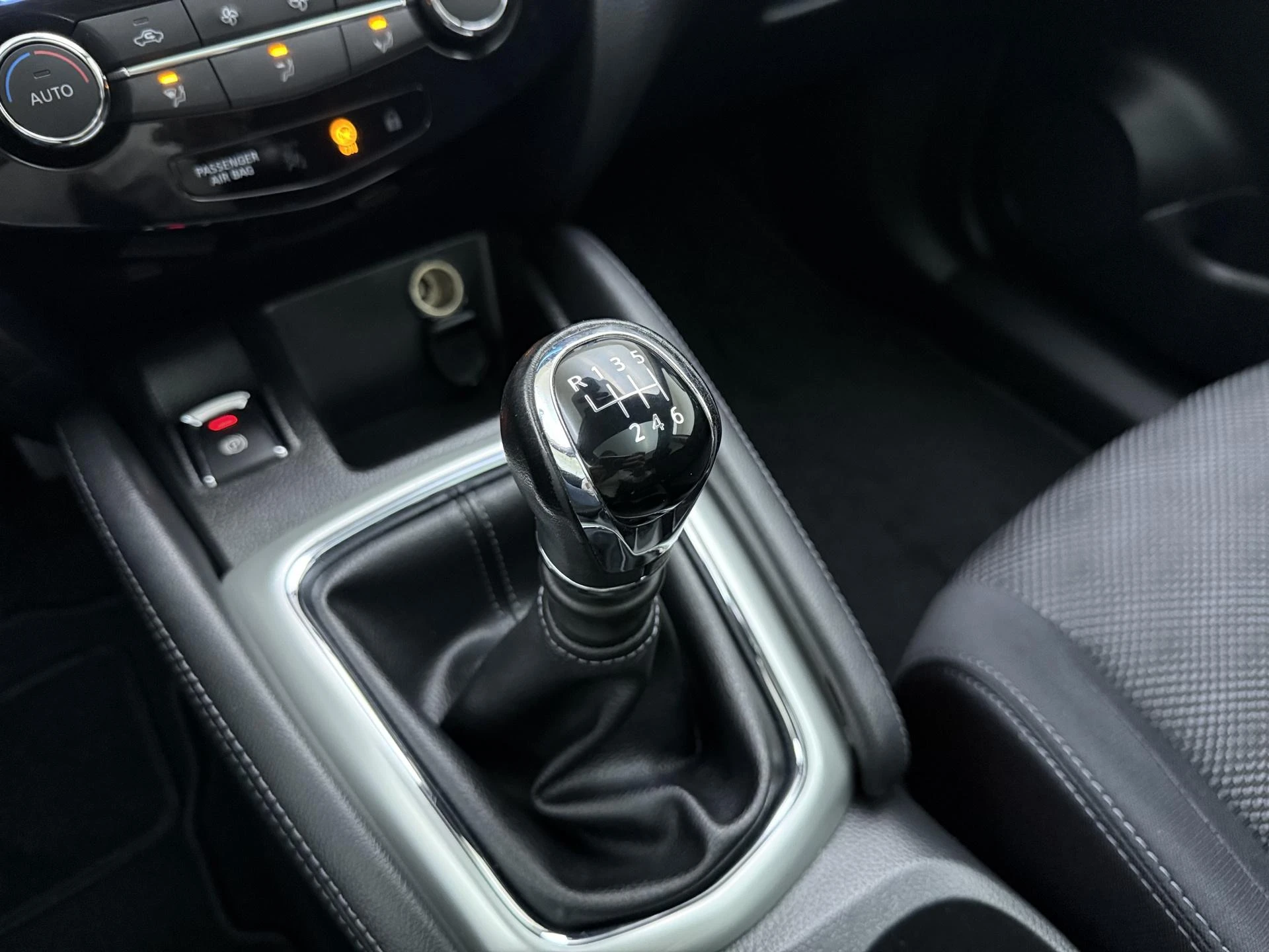 Nissan-QASHQAI-image-18
