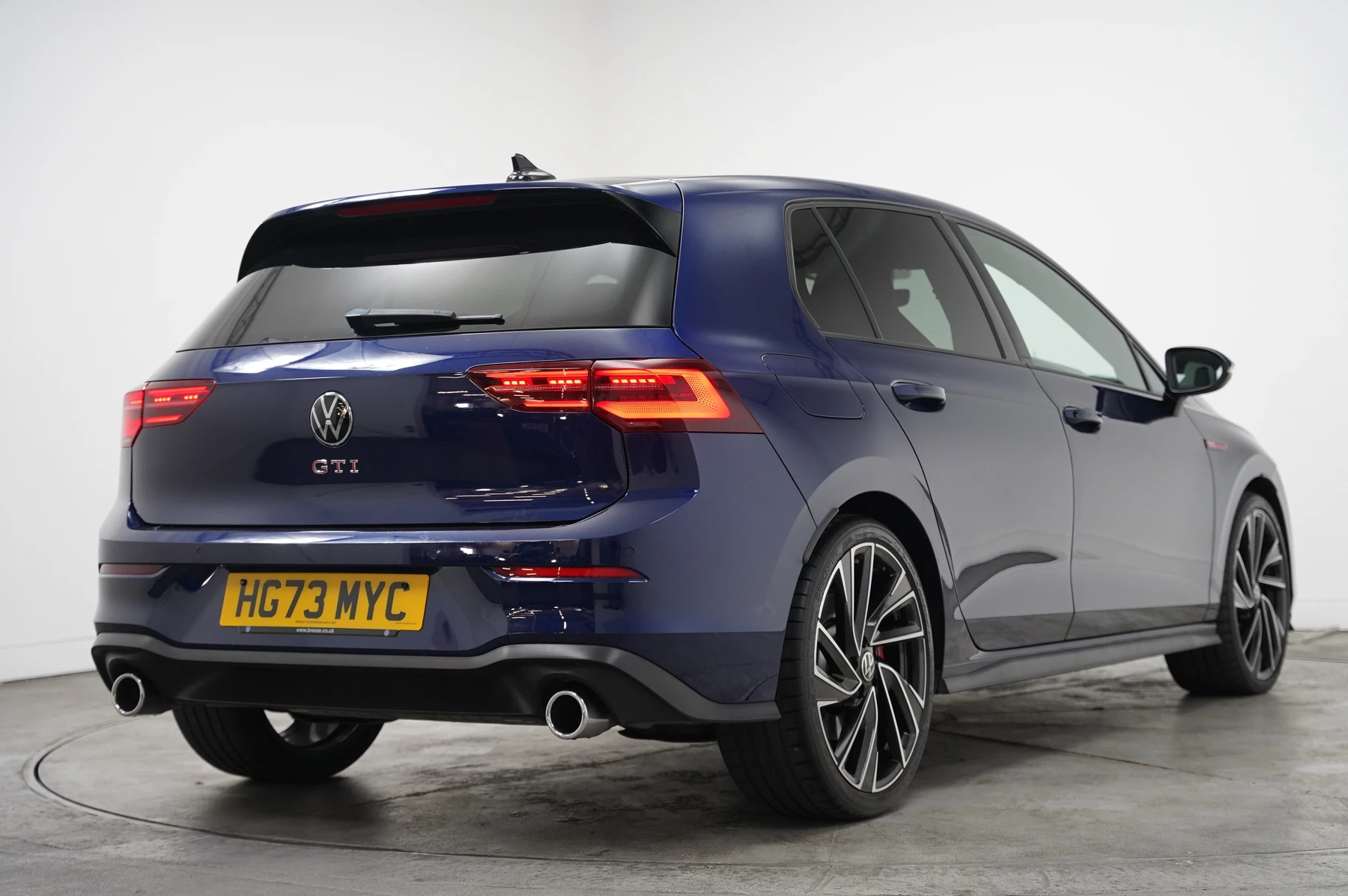 Volkswagen-Golf-image-13