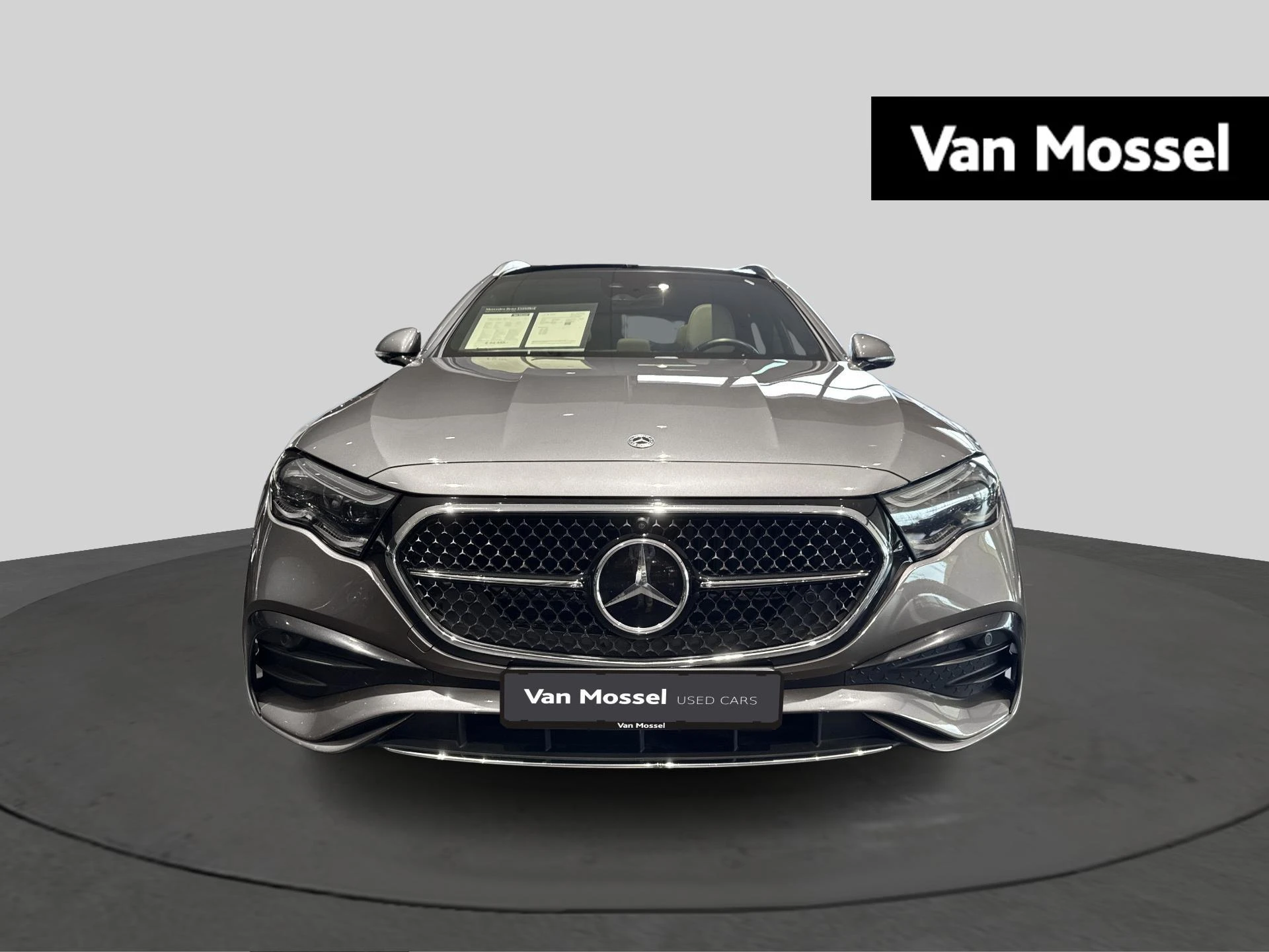 Mercedes-Benz-E-Klasse-image-1