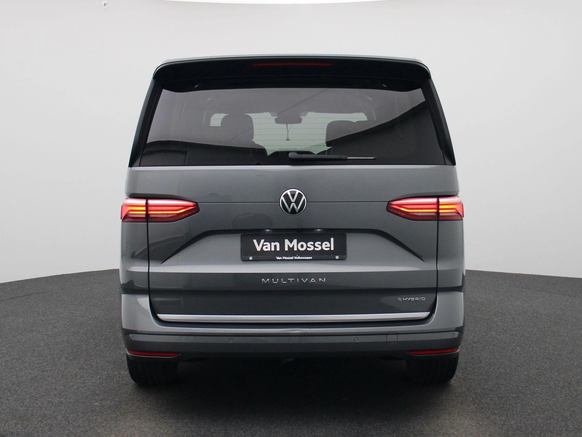 Volkswagen-Multivan-image-4