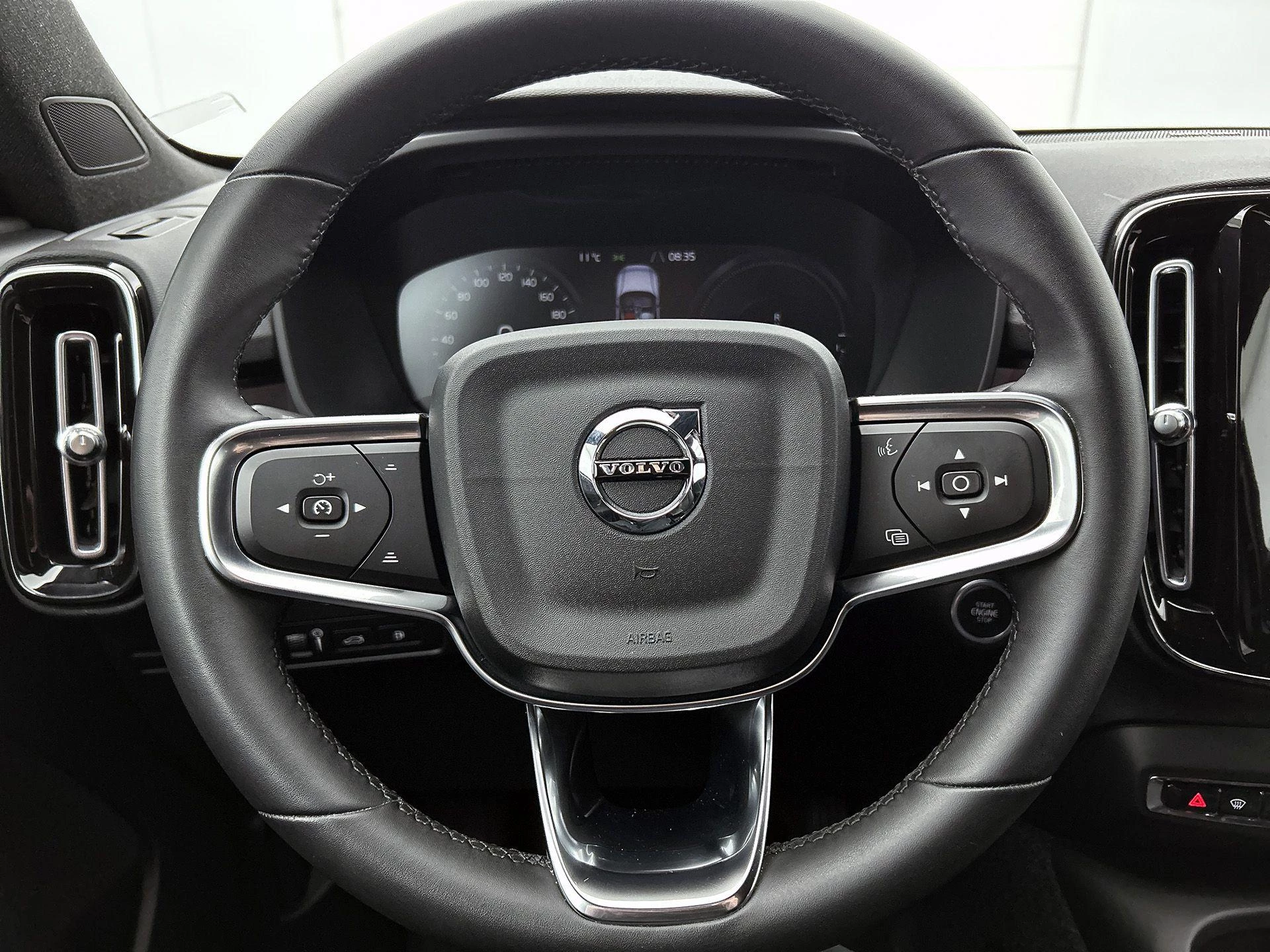 Volvo-XC40-image-22