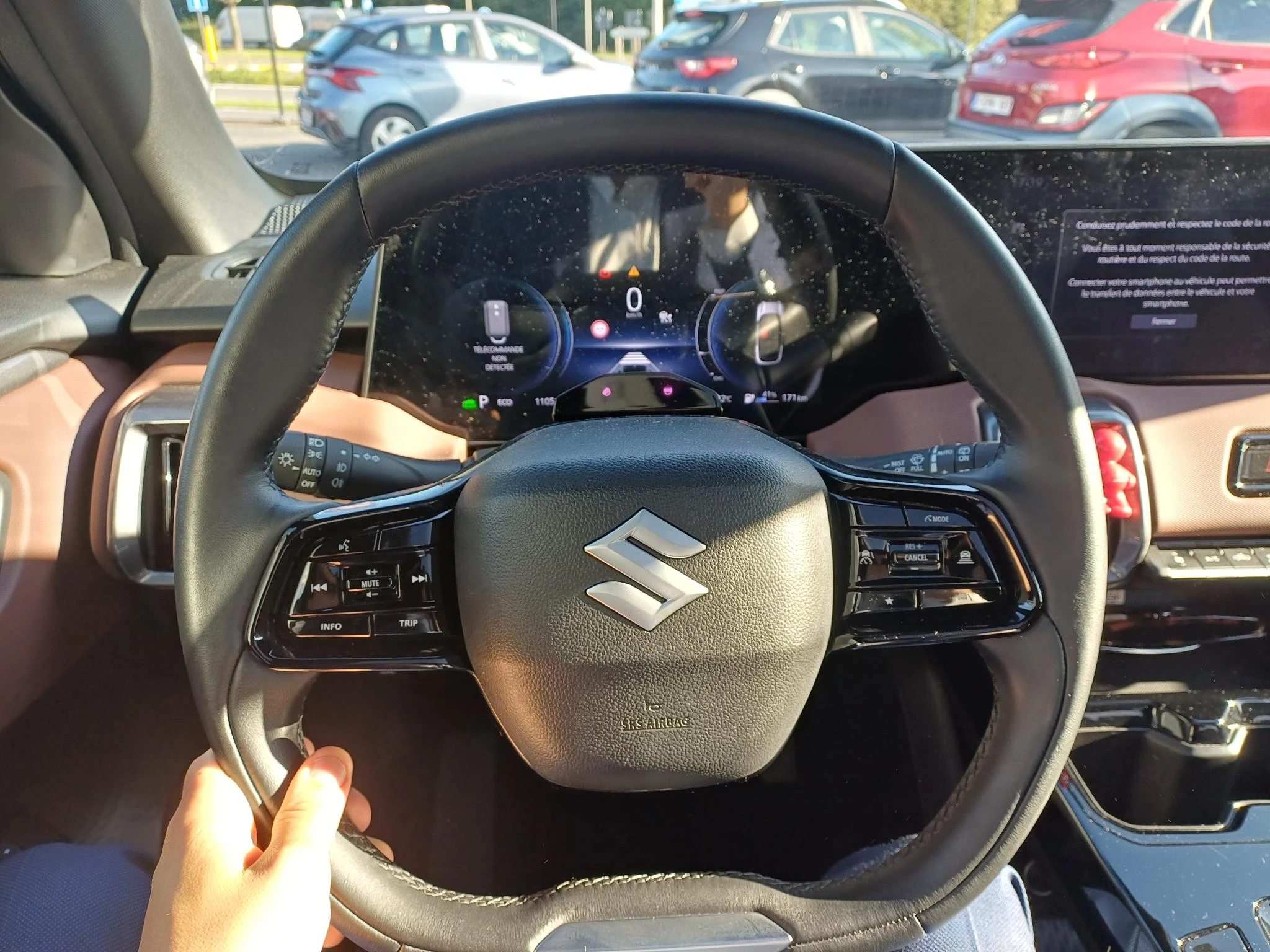 Suzuki-e Vitara-image-12