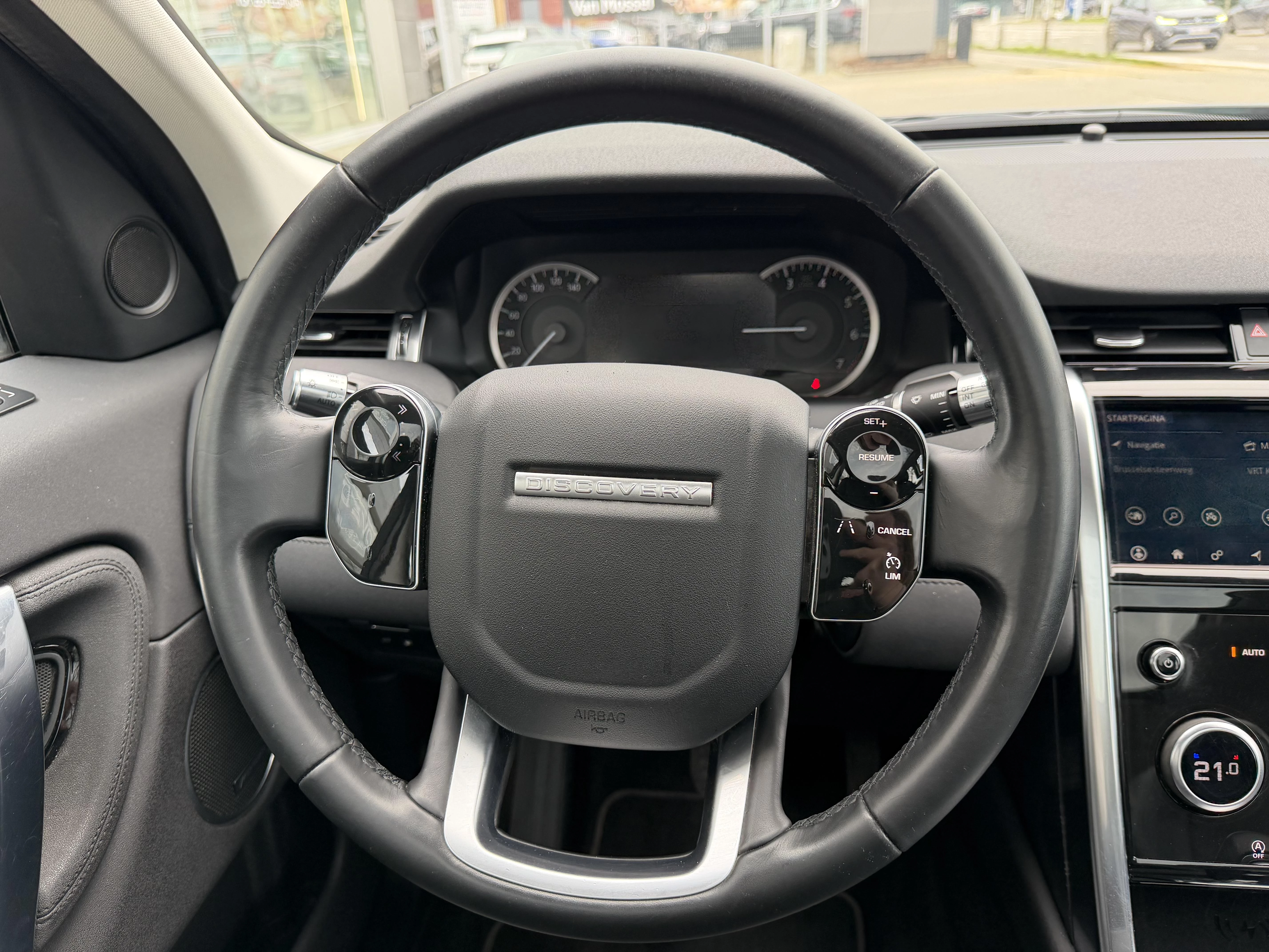 Land Rover-Discovery Sport-image-11