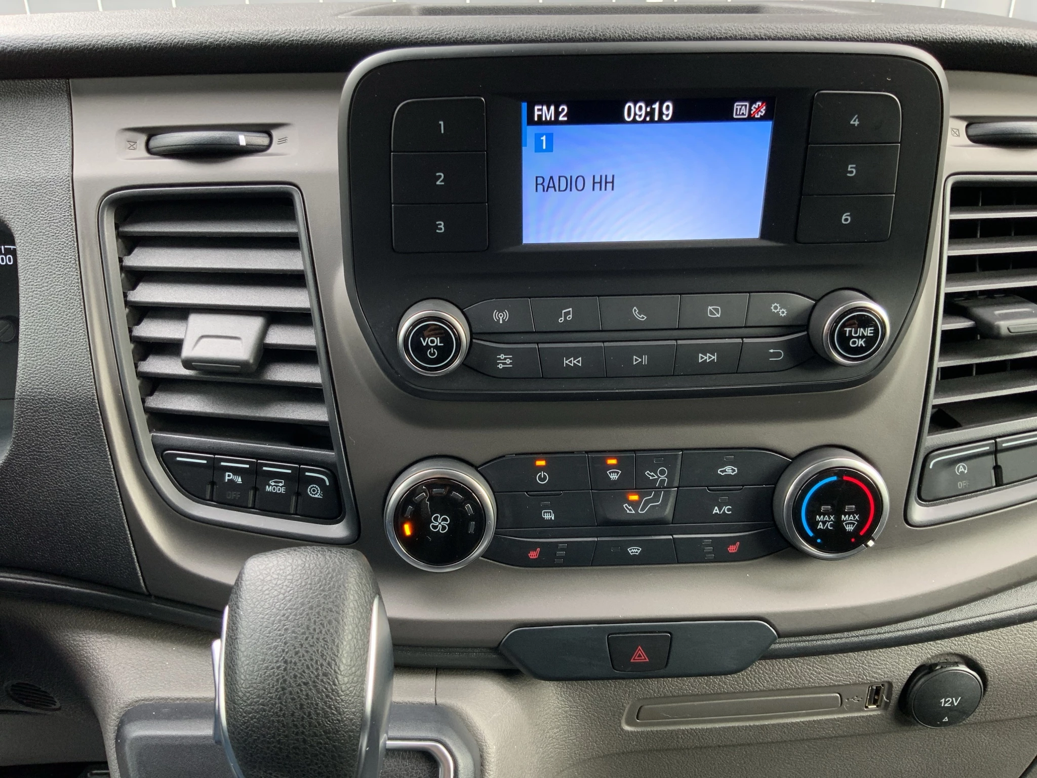 Ford-Transit-image-21