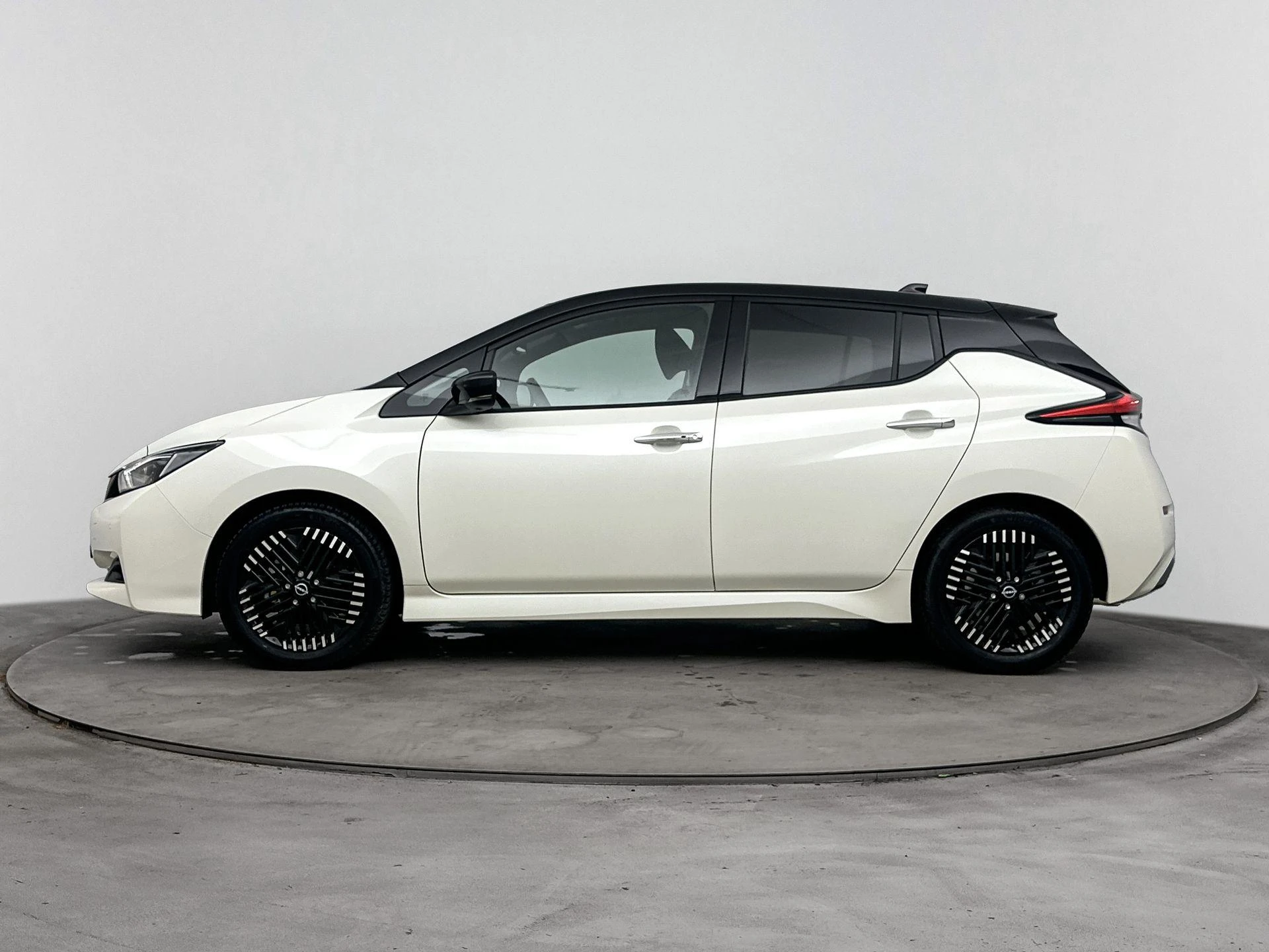 Nissan-Leaf-image-1