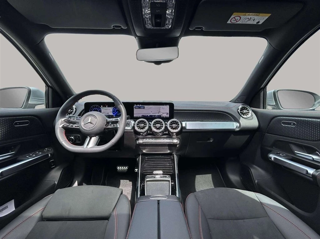 Mercedes-Benz-EQB-image-12